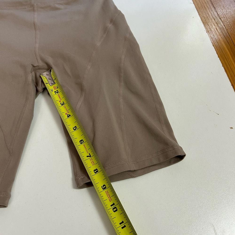 Free People Free People l FP Movement Step Up Biker Shorts Tan Small Size 28" / US 6 / IT 42 - 8 Thumbnail