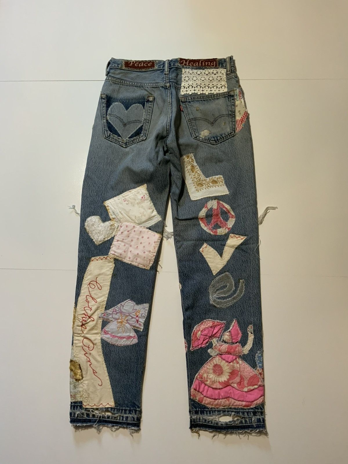 Levi's 1/1 Vintage Levis Patchwork Peace Love Butterfly Denim Jeans Size US 32 / EU 48 - 2 Thumbnail
