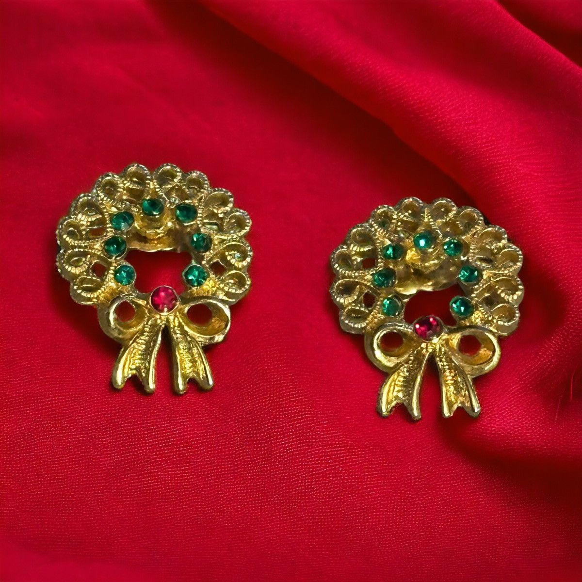 Other × Vintage Vintage Avon Christmas wreath post earrings Size ONE SIZE - 1 Thumbnail