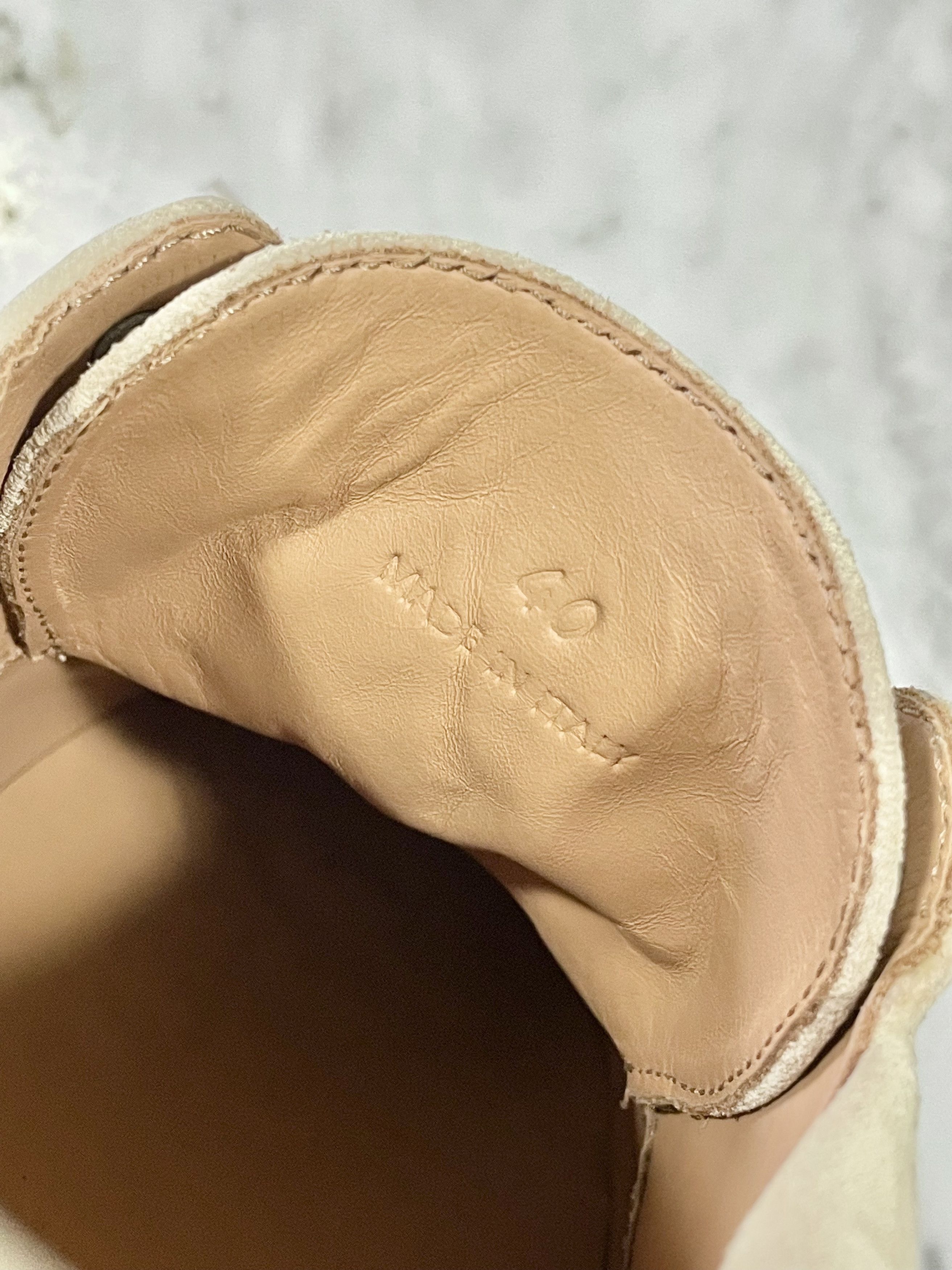 Off-White Off-White Boat Shoe Lace Up and Monkstrap Suede Beige Size US 7 / EU 40 - 9 Thumbnail
