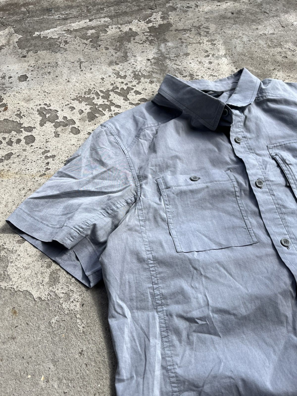 Arc'teryx Arc’teryx Vintage Outdoor Short Sleeve Shirt Logo Y2K Size US M / EU 48-50 / 2 - 4 Thumbnail