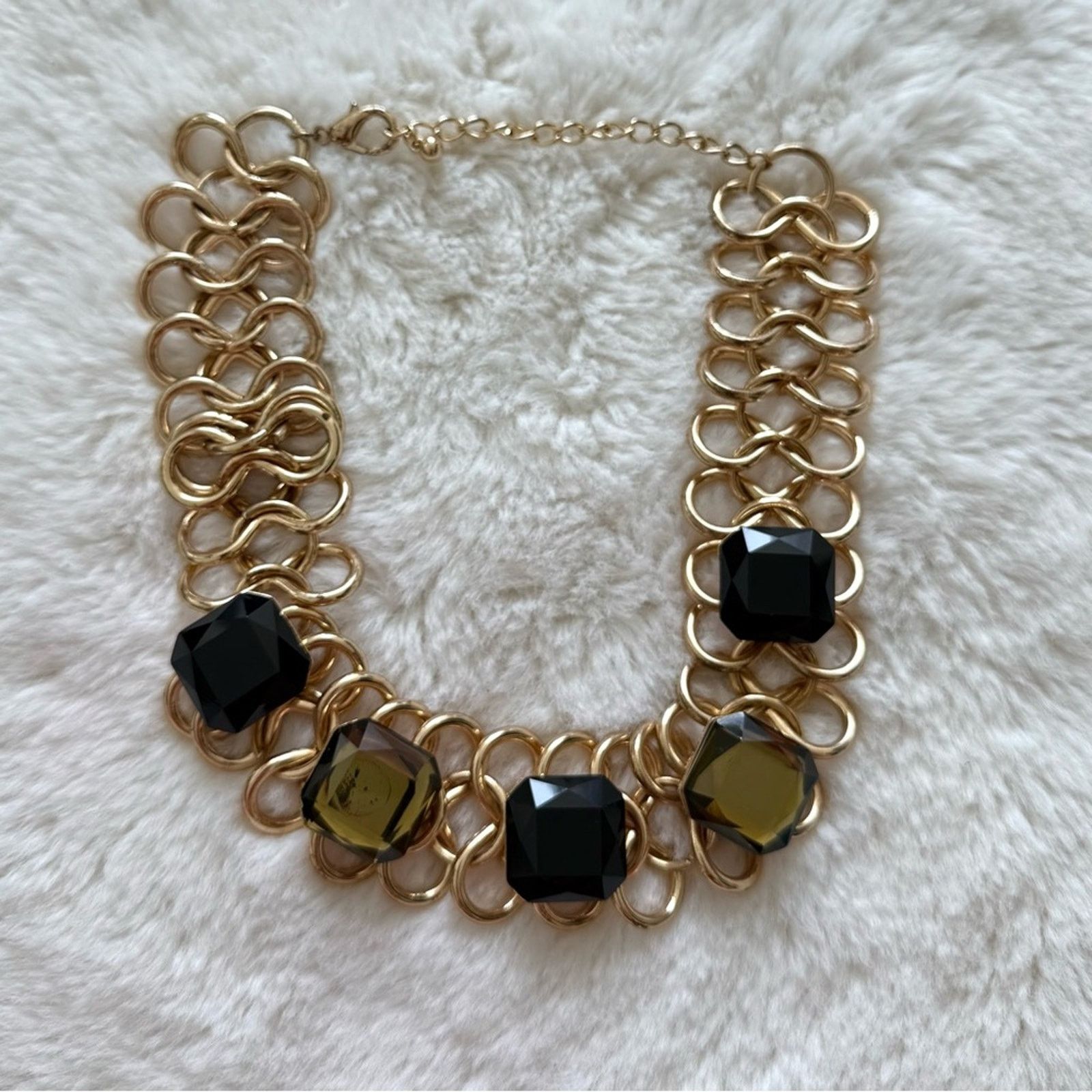 Other Women large gold necklace with green crystals Size ONE SIZE - 1 Thumbnail