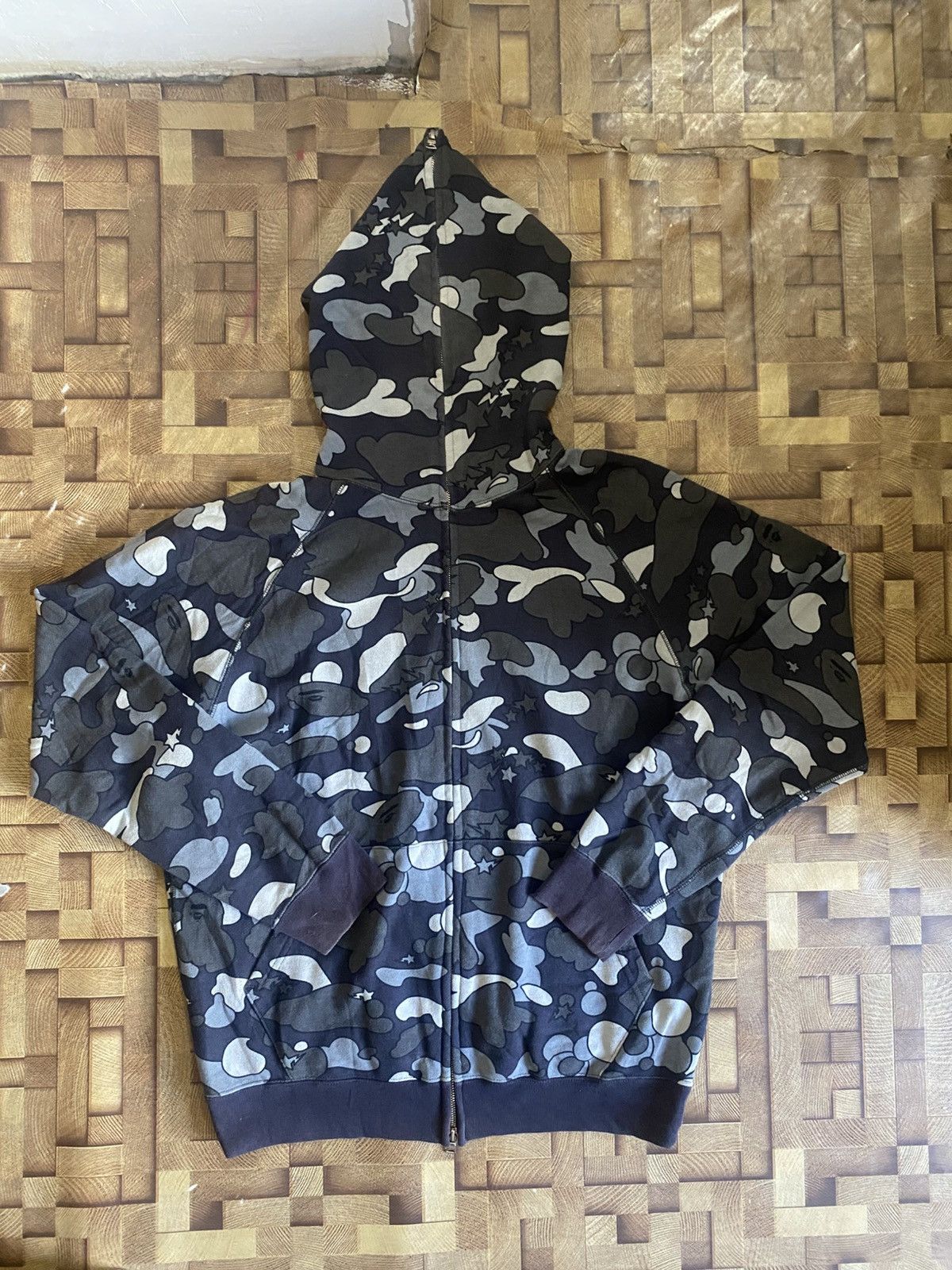 Bape OG Bape sta fullzip Size US M / EU 48-50 / 2 - 1 Thumbnail