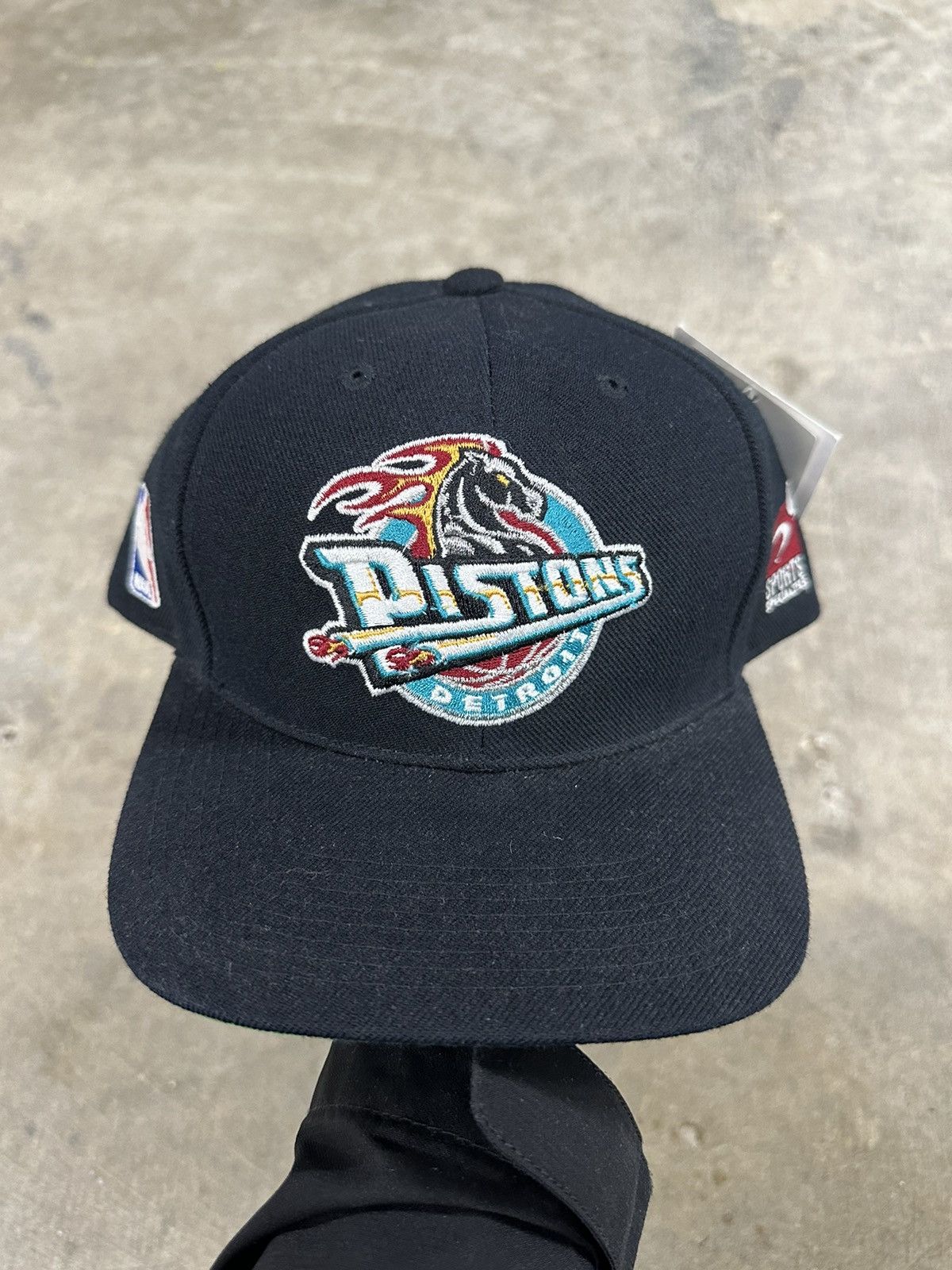 NBA × Sports Specialties × Vintage Vintage 90s Sports Specialties Detroit Pistons Wool Snapback Size ONE SIZE - 1 Thumbnail