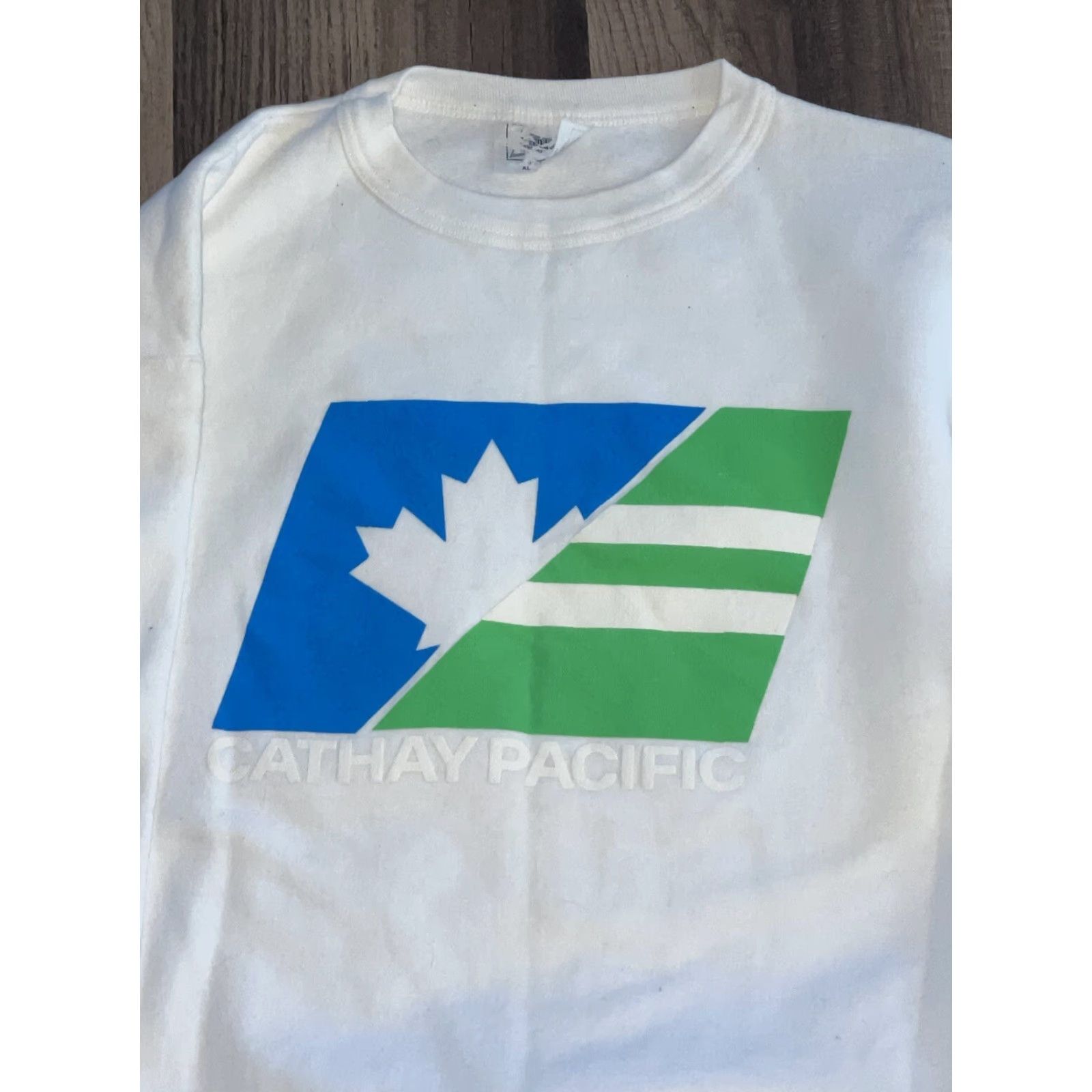 Vintage VINTAGE Canada Cathy Pacific Crewneck White Large Sweatshirt Men Crewneck Pullover Cotton White L Pullover Sweatshirt Size US L / EU 52-54 / 3 - 2 Thumbnail
