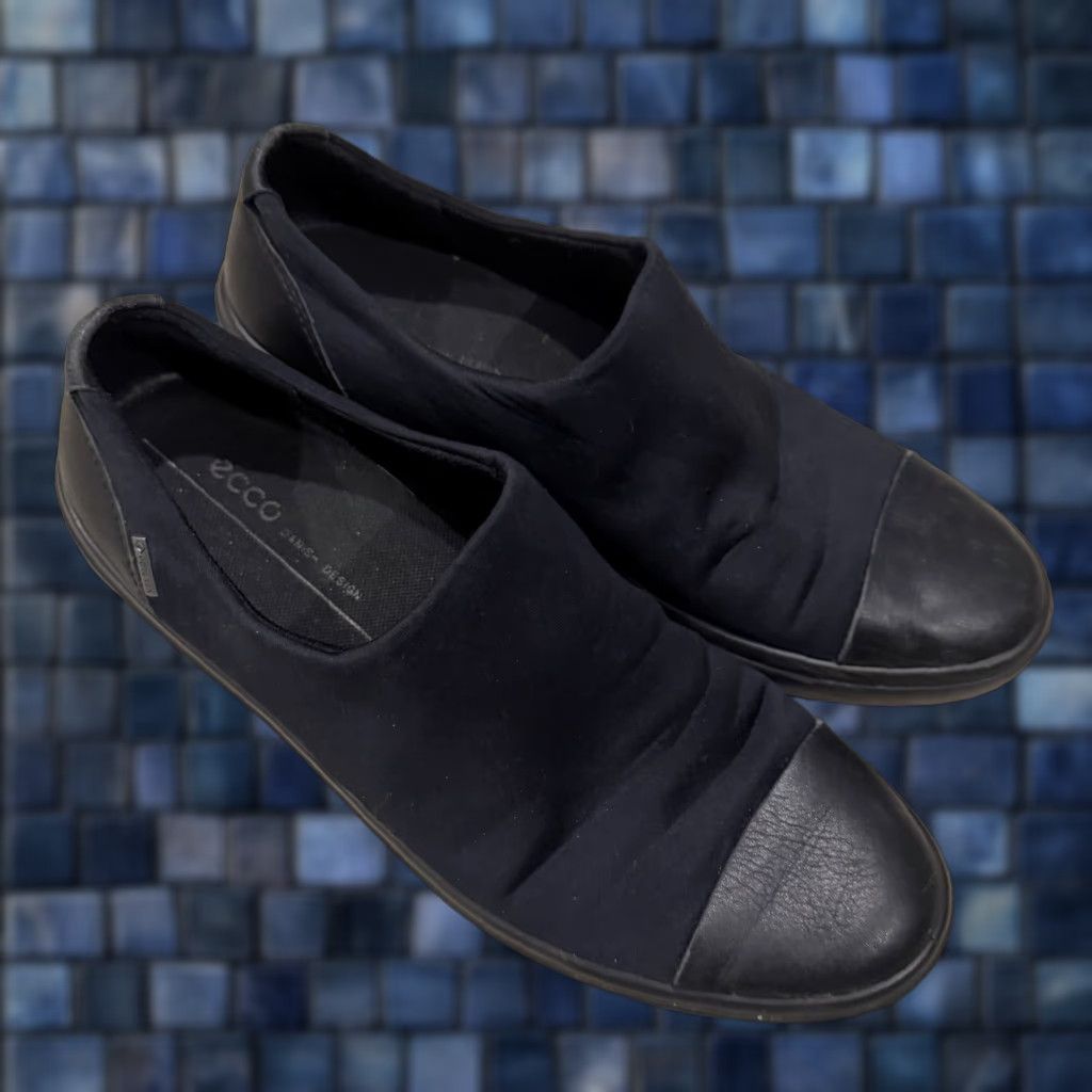 Ecco ECCO Womens Soft 7 Wedge Gore-tex Slip on Sneaker Size 40 US 9 Black Sneaker Women Slip On Wedge Gore-tex Casual Pre-owned Good Size US 10 / IT 40 - 1 Thumbnail
