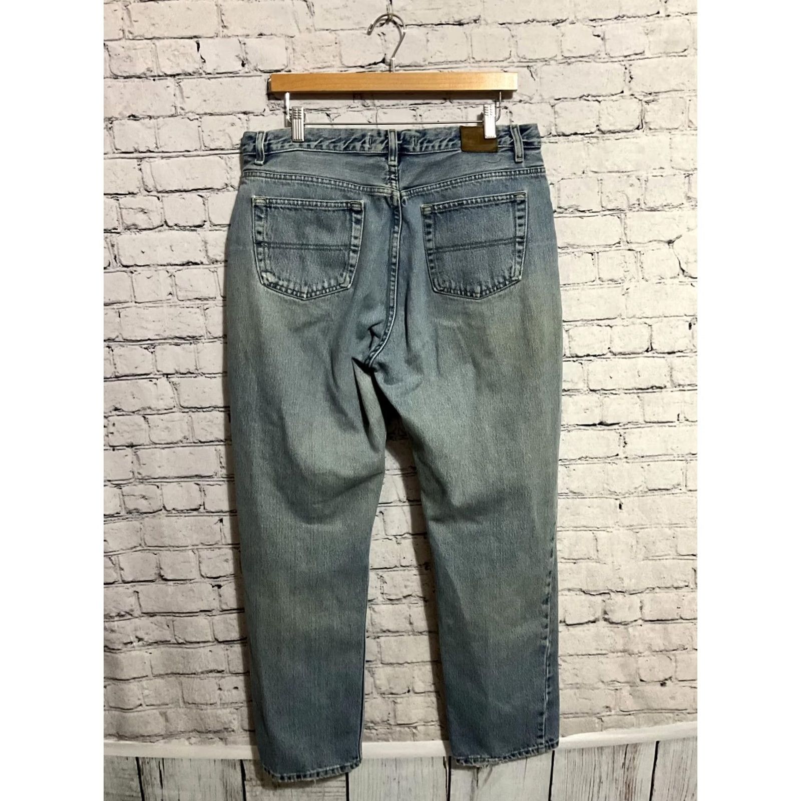 Tommy Hilfiger Tommy Hilfiger Jeans Men 33x31 Light Wash Denim Regular Cotton Denim Button Closure Classic Belt Five-Pocket Mens Jeans Size US 33 - 5 Thumbnail