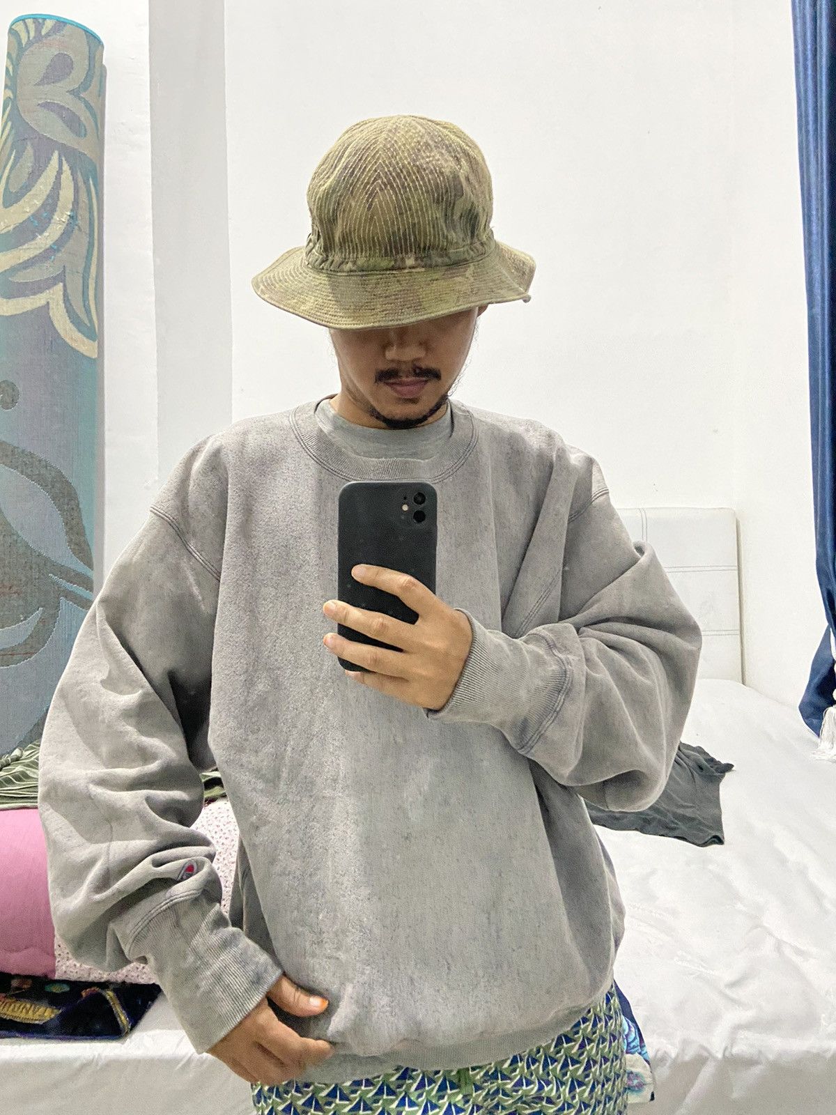 Champion × Vintage Vintage Champion Reversve Weave Sun Faded Sweatshirts Size US L / EU 52-54 / 3 - 9 Thumbnail