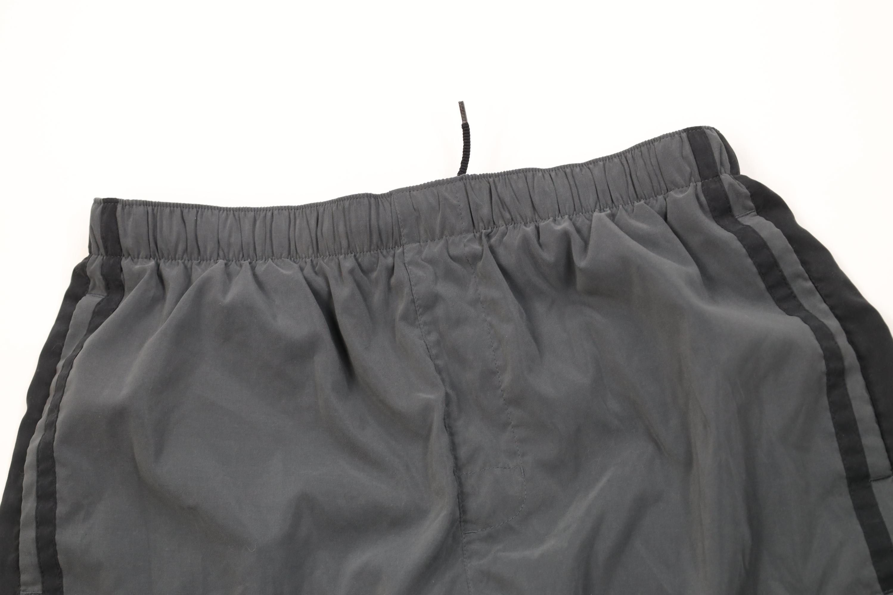 Nike Vintage Y2K Nike Scott Mini Swoosh Lined Cargo Shorts Gray Size US 34 / EU 50 - 2 Thumbnail