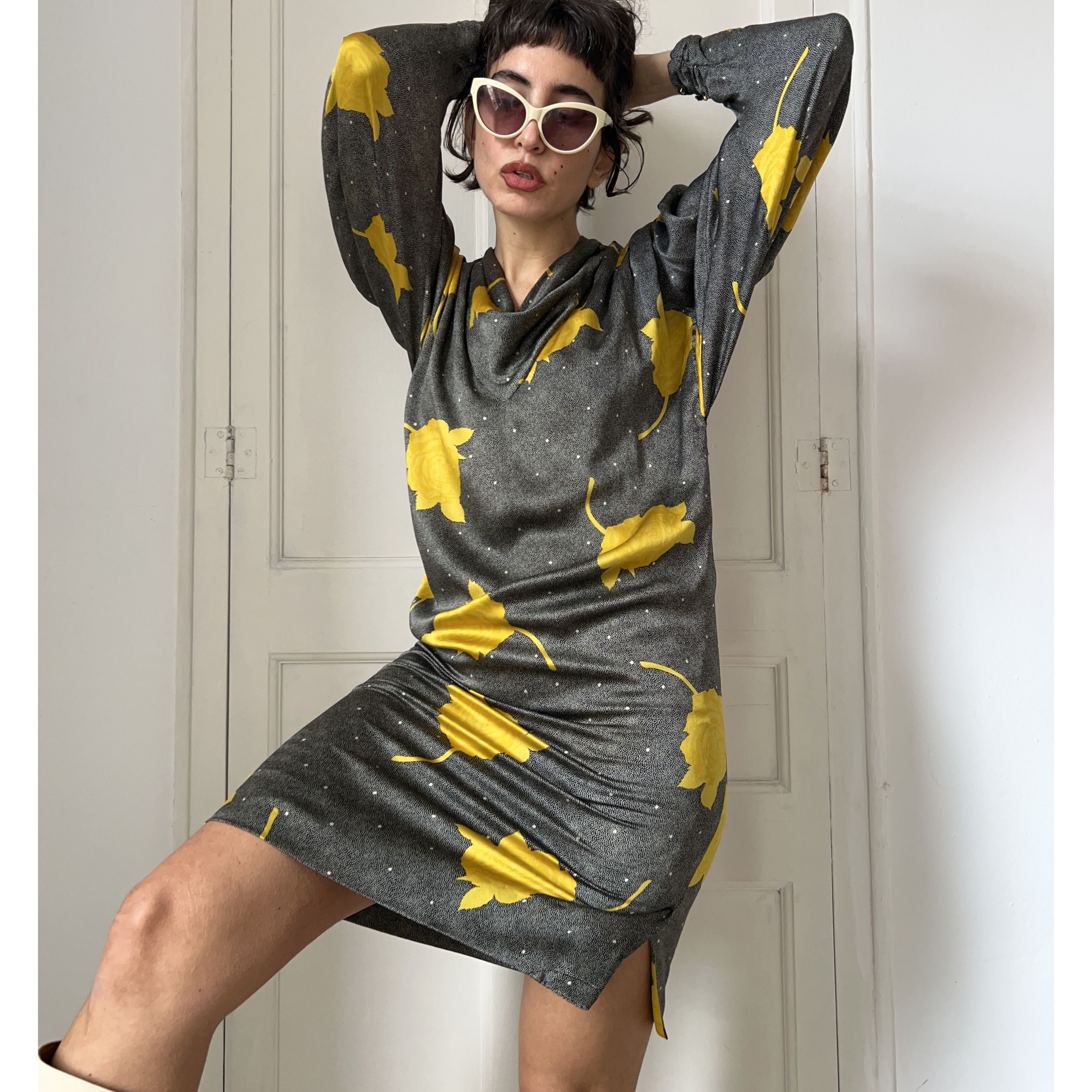 Vintage Vintage 80s Yellow Rose Print Wiggle Dress Size M / US 6-8 / IT 42-44 - 7 Thumbnail