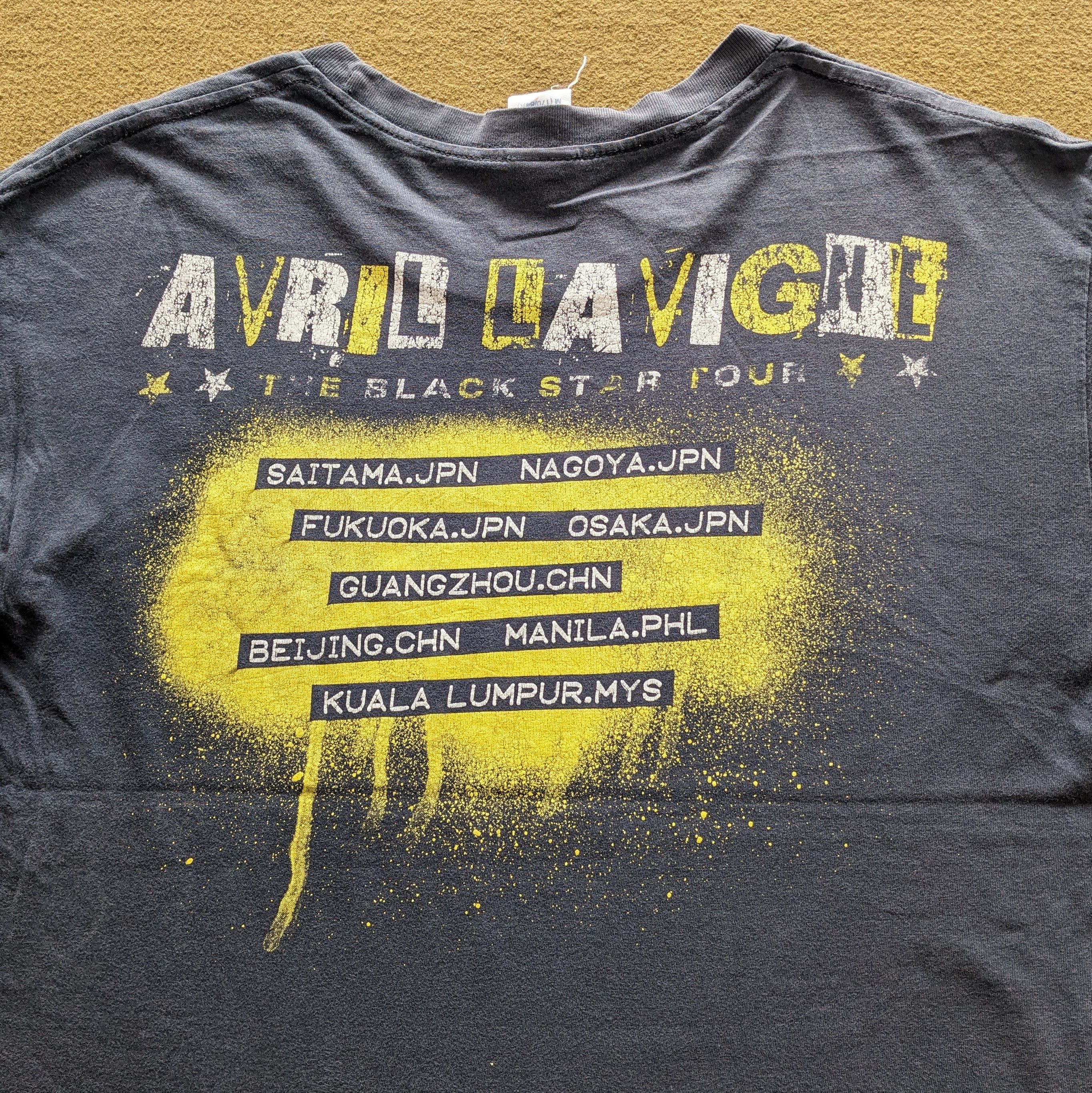 Other Vintage Avril Lavigne The Black Star Tour T-shirt Size US M / EU 48-50 / 2 - 4 Thumbnail