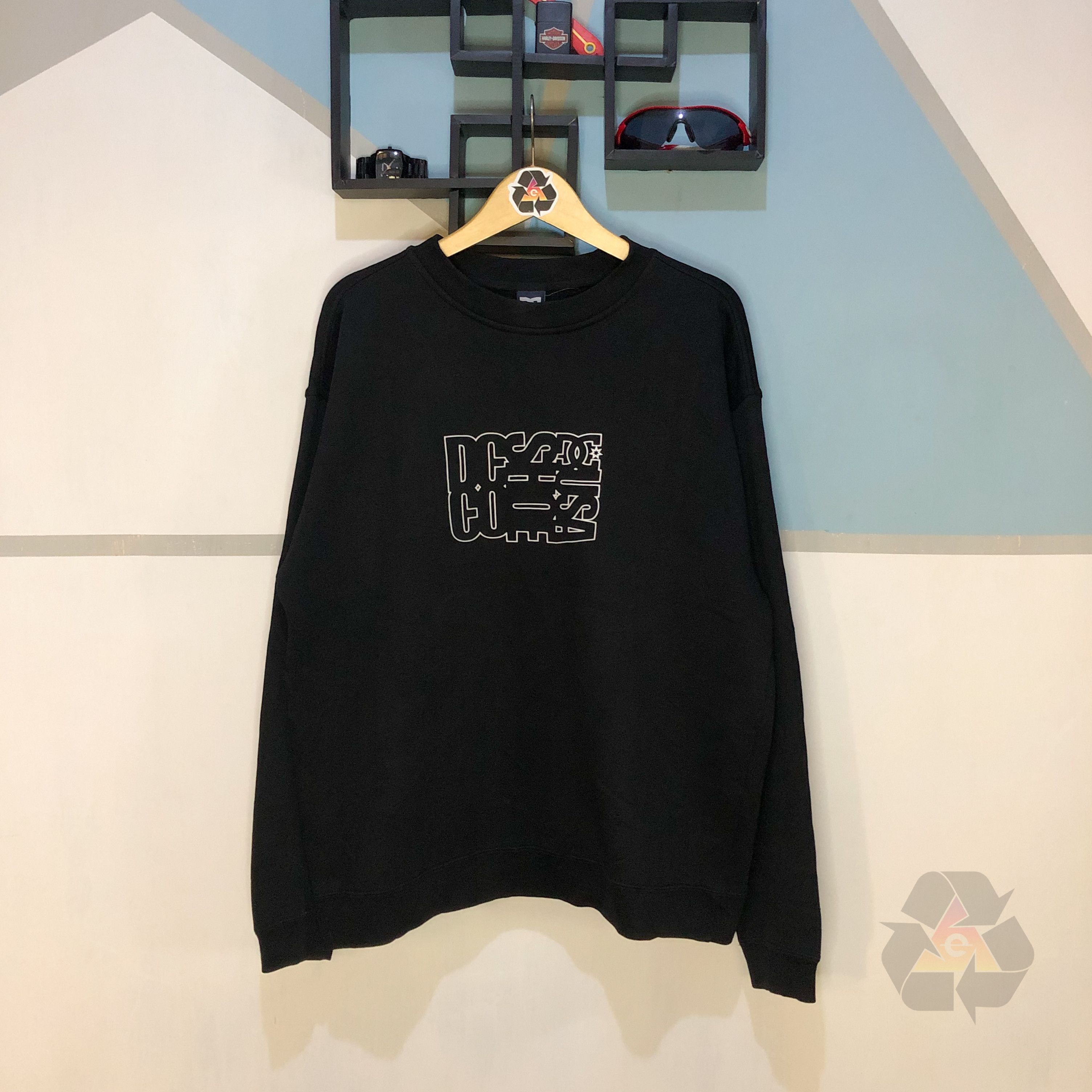 DC DC Shoes Sweatshirt Vintage Skateboard Size US L / EU 52-54 / 3 - 2 Thumbnail