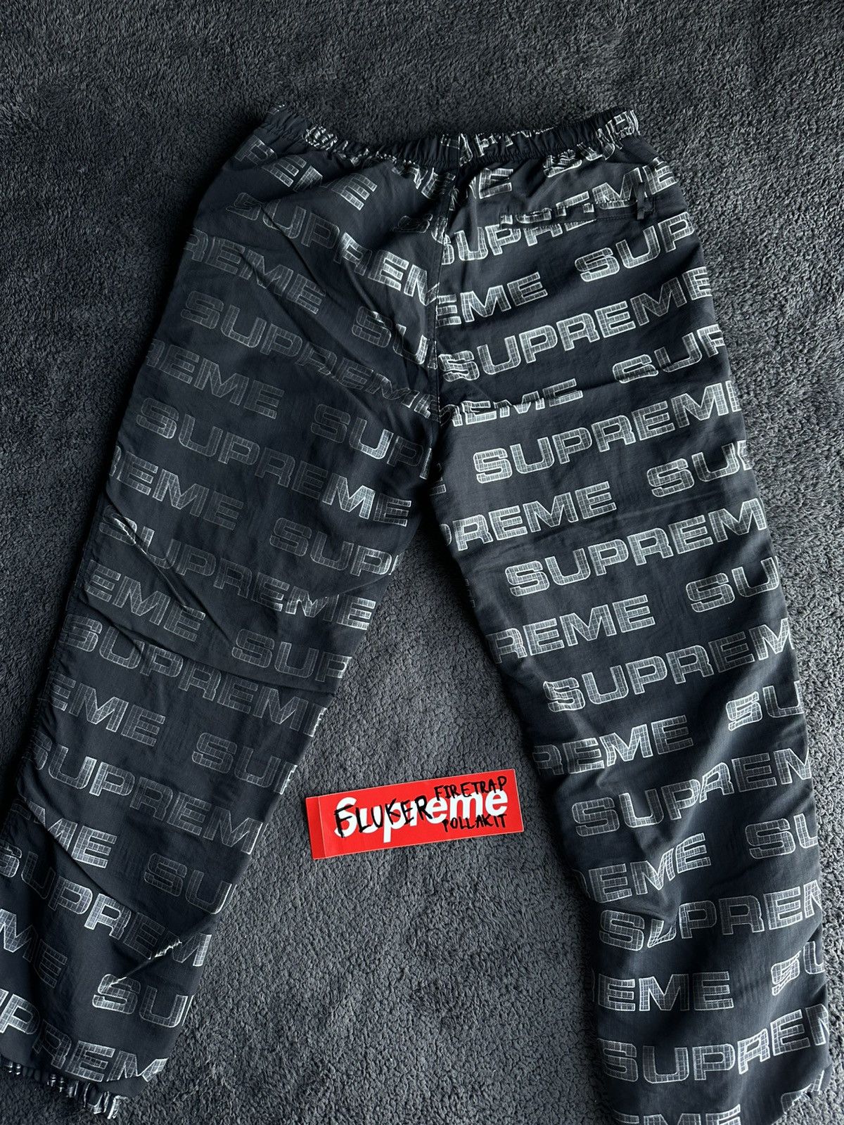 Supreme Supreme Logo Ripstop Track Pant (FW21) Used 9/10 size M Size US 30 / EU 46 - 7 Thumbnail