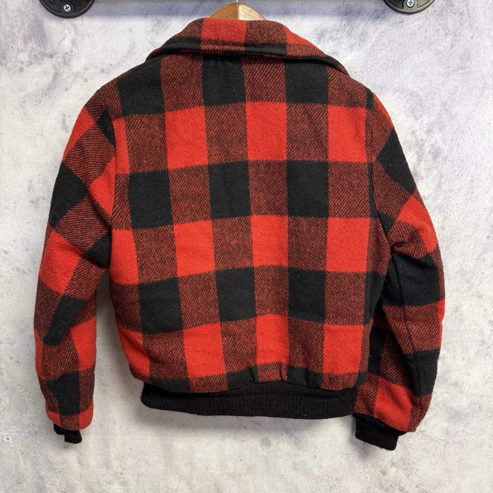 Vintage Vintage Womens Buffalo Plaid Jacket Size Small Red USA Fami Size S / US 4 / IT 40 - 2 Thumbnail
