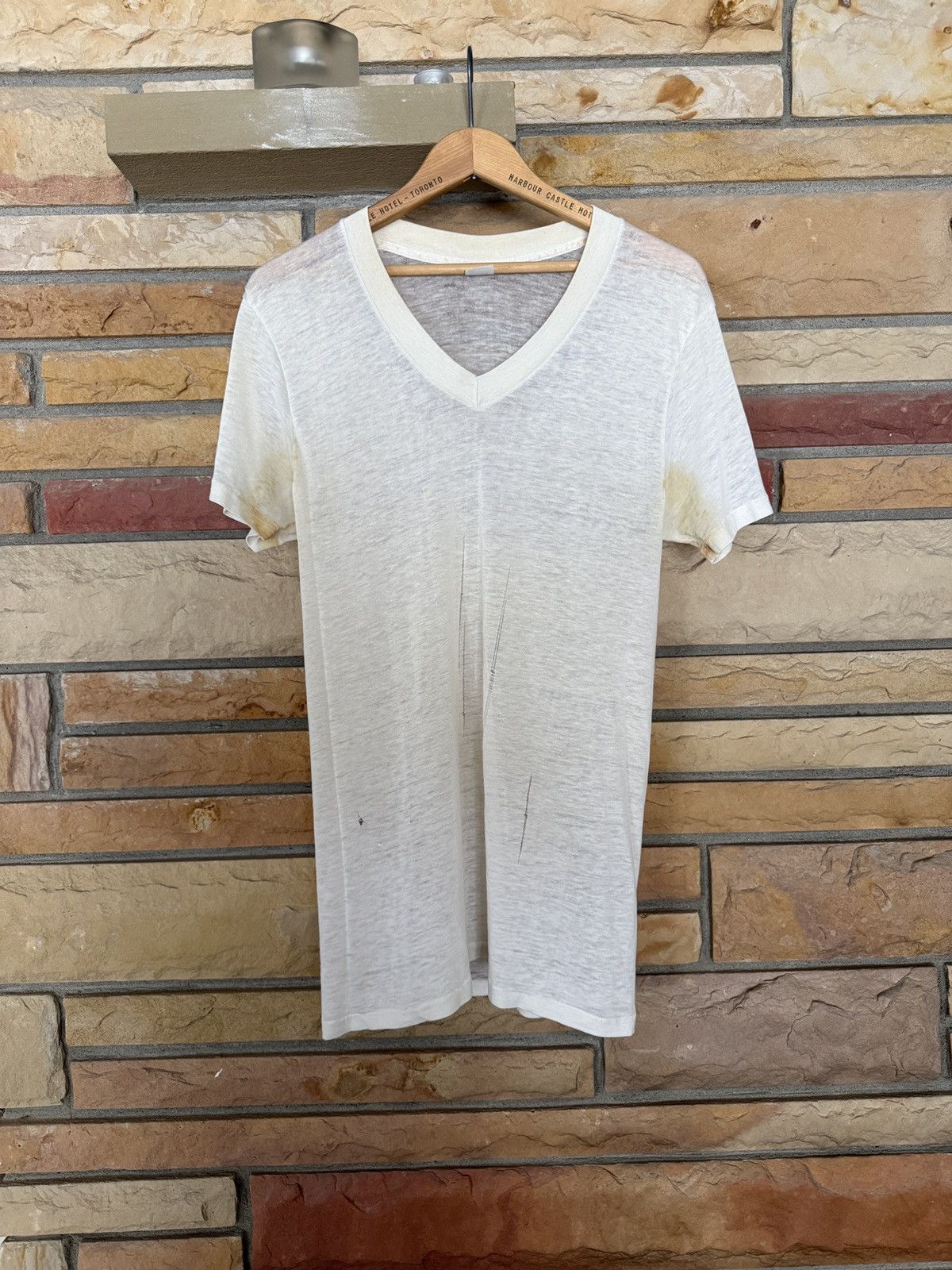Vintage Vintage 70s JcPenney Paper Thin V-Neck Blank White Tee Size US M / EU 48-50 / 2 - 1 Thumbnail