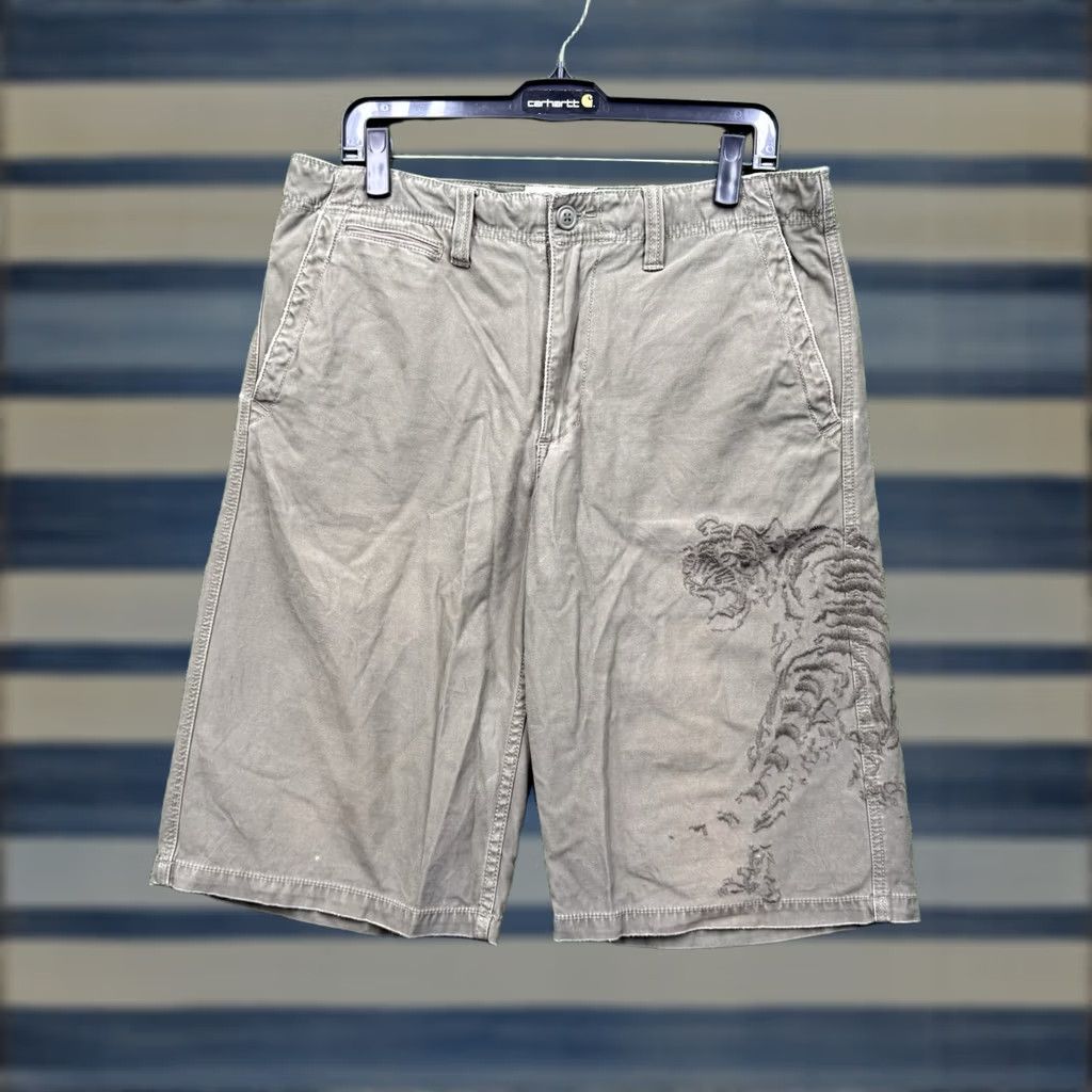 Express Express Shorts Mens 32 Streetwear Vintage Green Tiger Print Grunge Chino Size US 32 / EU 48 - 1 Thumbnail