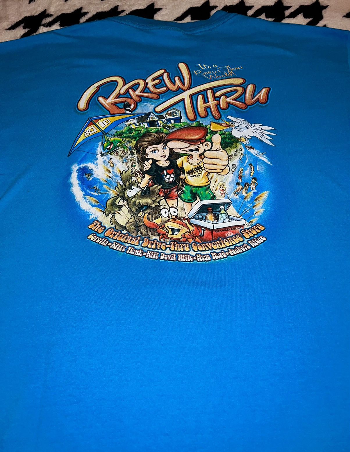 Anvil × Vintage VINTAGE 2010 BREW THRU OBX, NC Size US L / EU 52-54 / 3 - 4 Thumbnail