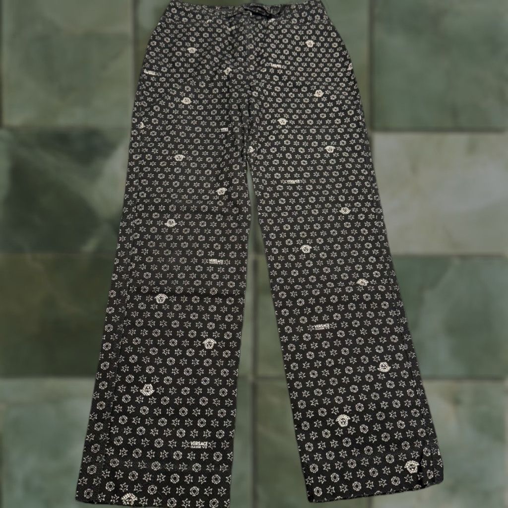 Versace Jeans Couture VINTAGE Versace Jeans V2 CLASSIC Black Cotton Blend Pants Medusa Print Italy Size 44 Belted Pockets Button front Mens Size US 28 / EU 44 - 1 Thumbnail
