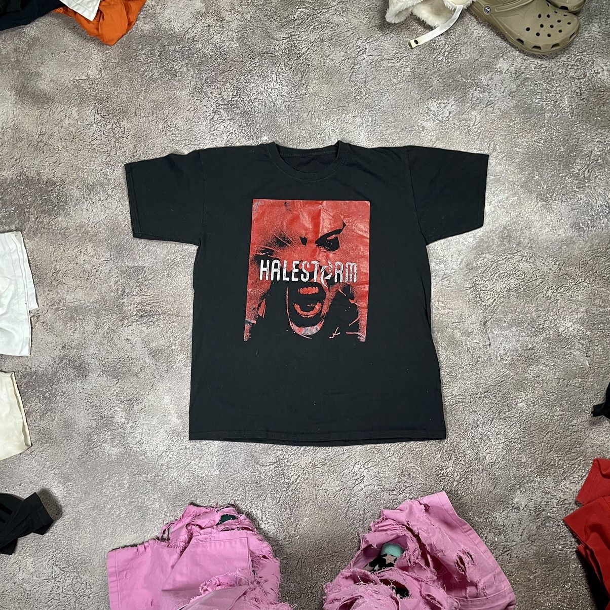 Vintage Vintage Y2K Halestorm Graphic Tee Grunge Band Tee Slim L Size US L / EU 52-54 / 3 - 1 Thumbnail