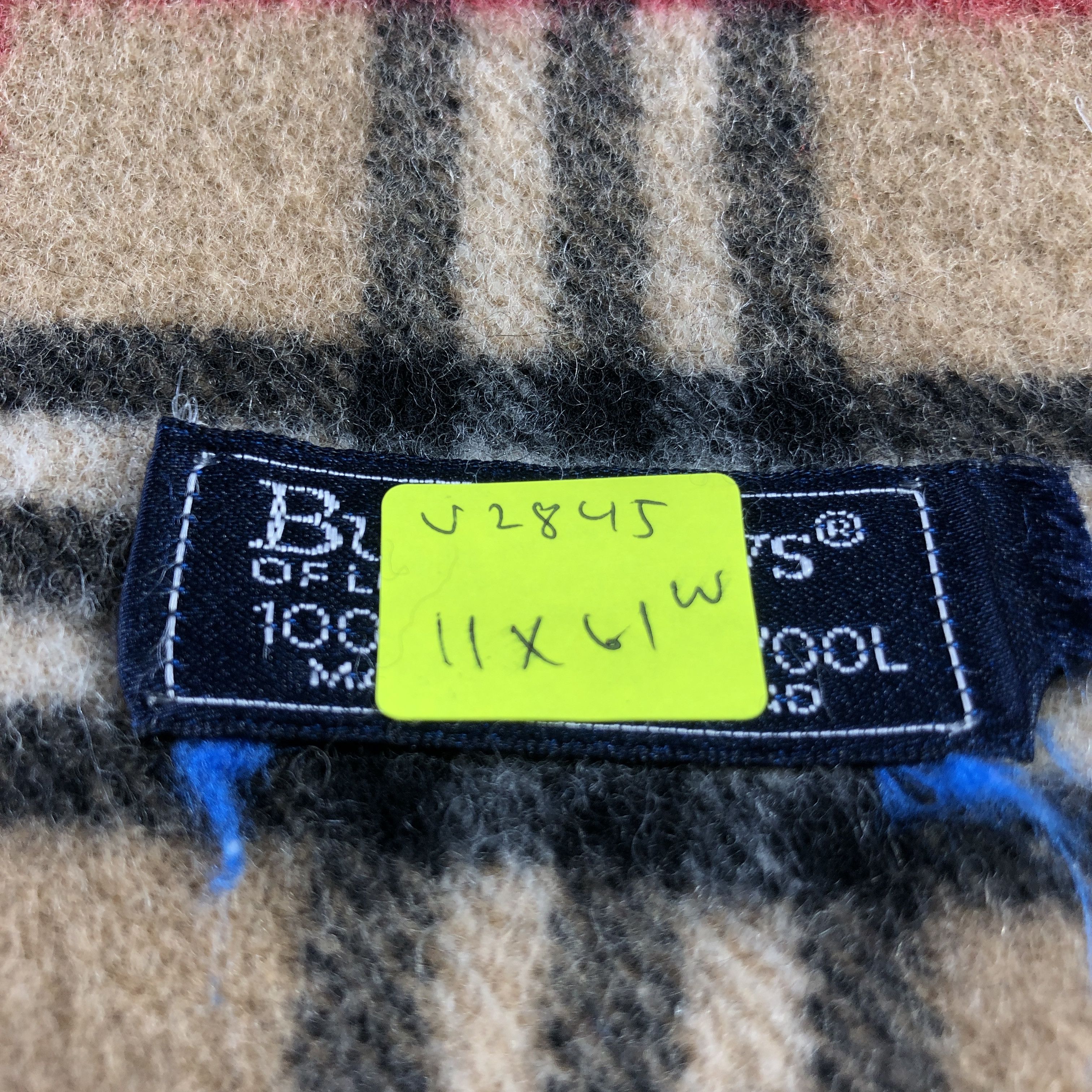 Burberry Burberrys Tan Nova Check Wool Scarf Muffler V2845 Size ONE SIZE - 5 Thumbnail
