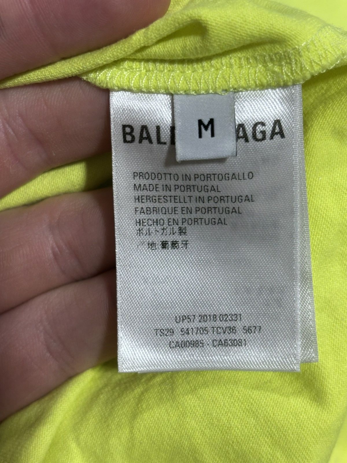 Balenciaga Balenciaga World Food Progamme Neon Tee Size US L / EU 52-54 / 3 - 6 Thumbnail