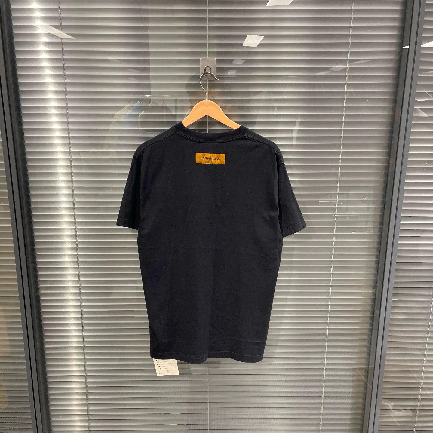 Louis Vuitton Louis Vuitton Embossed Short-Sleeve Tee M 99 New Size US M / EU 48-50 / 2 - 2 Thumbnail