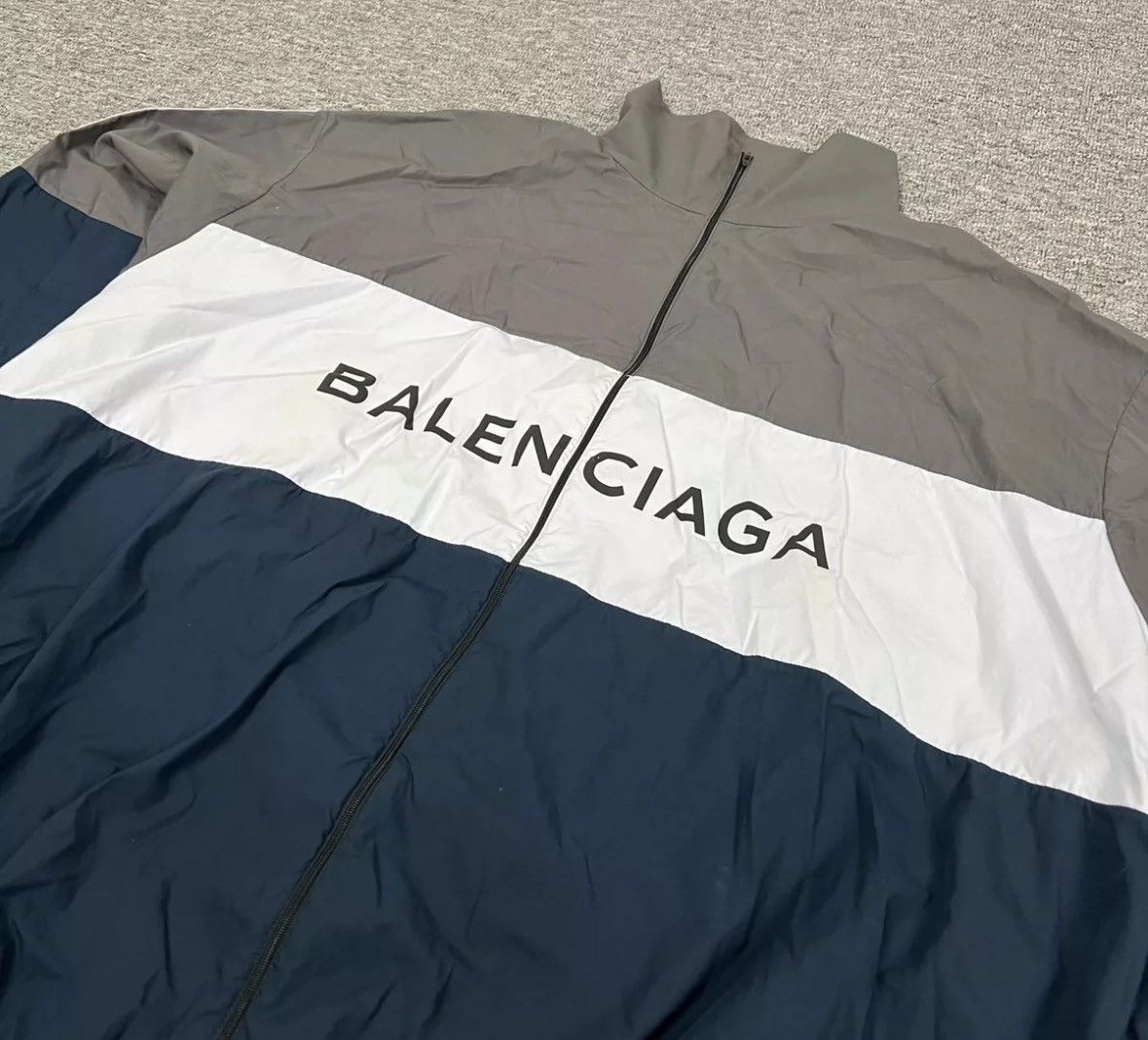 Balenciaga BALENCIAGA print logo color-block jacket 2412-Nextarrow Size US S / EU 44-46 / 1 - 3 Thumbnail