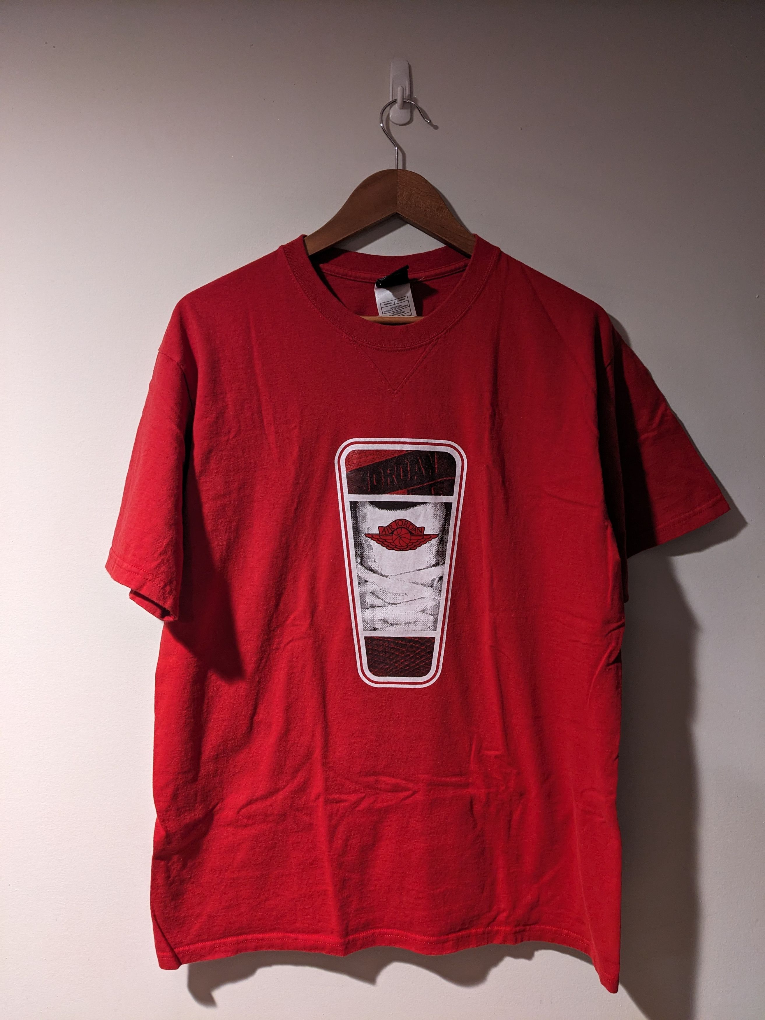 Jordan Brand × Nike × Vintage Vintage Y2K Nike Air Jordan 2 Shoe Red Medium T-Shirt Size US M / EU 48-50 / 2 - 1 Thumbnail