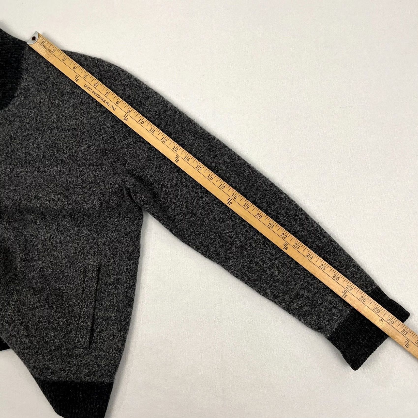 J.Crew J.CREW Mercantile Lambswool Bomber Cardigan Mens M Gray Knit Academia Sweater Cardigan Mens Regular Knit Wool Solid Gray Fall Winter 90s Theme Size US M / EU 48-50 / 2 - 6 Thumbnail