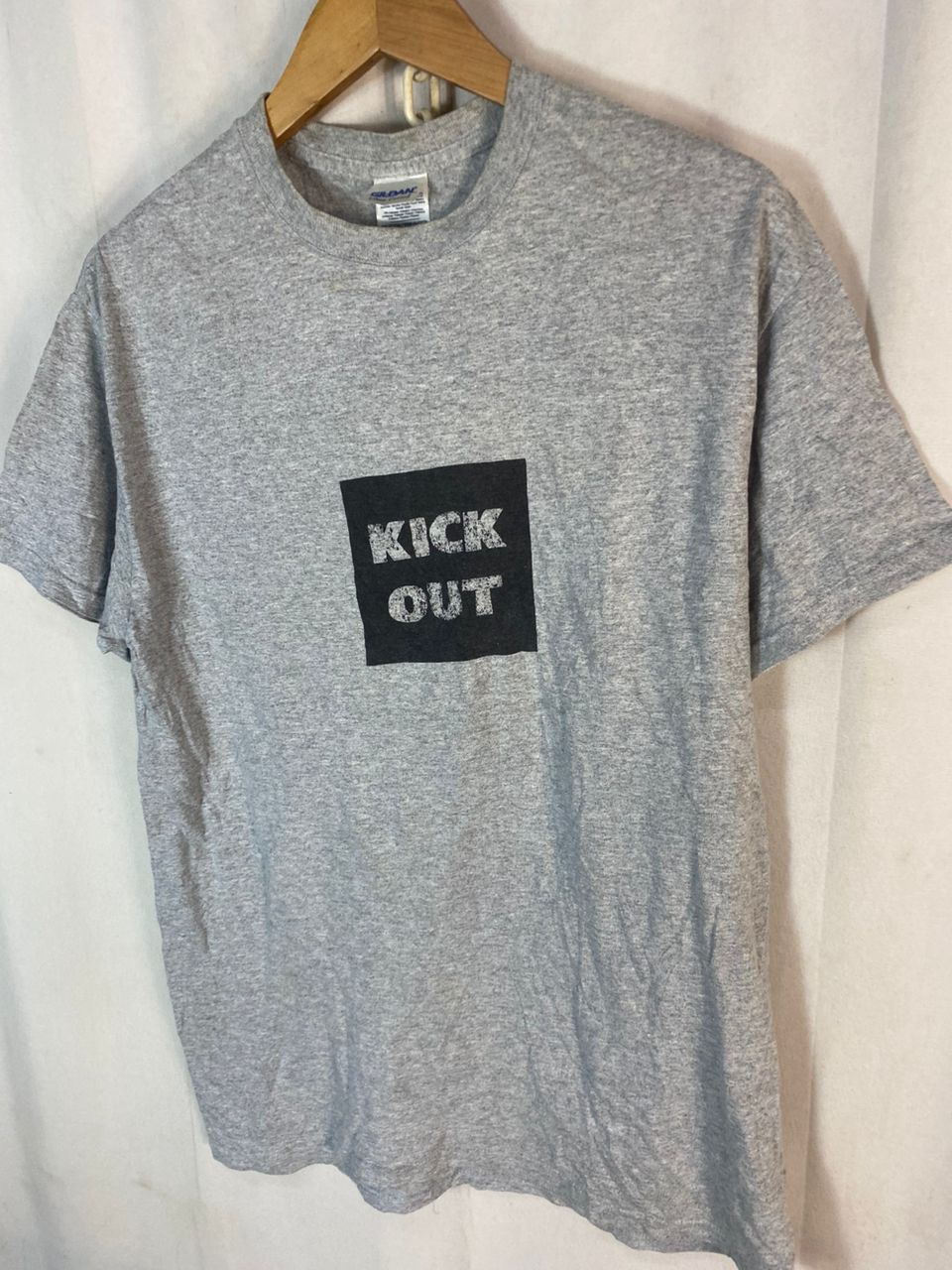Gildan “Kick out” printed tshirt by gildan Size US M / EU 48-50 / 2 - 2 Thumbnail