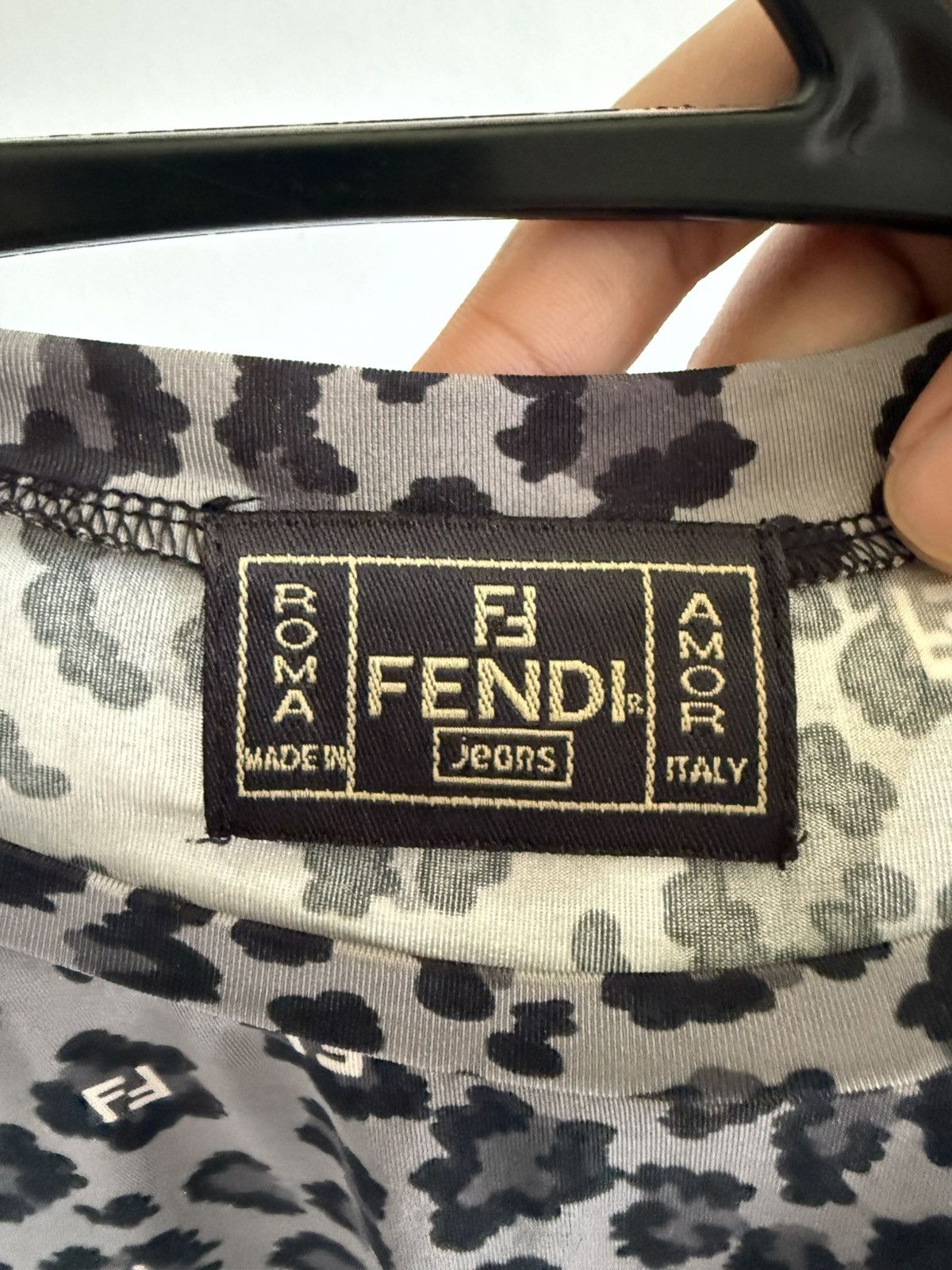 Fendi Vintage fendi monogram leopard long sleeves Size M / US 6-8 / IT 42-44 - 7 Thumbnail