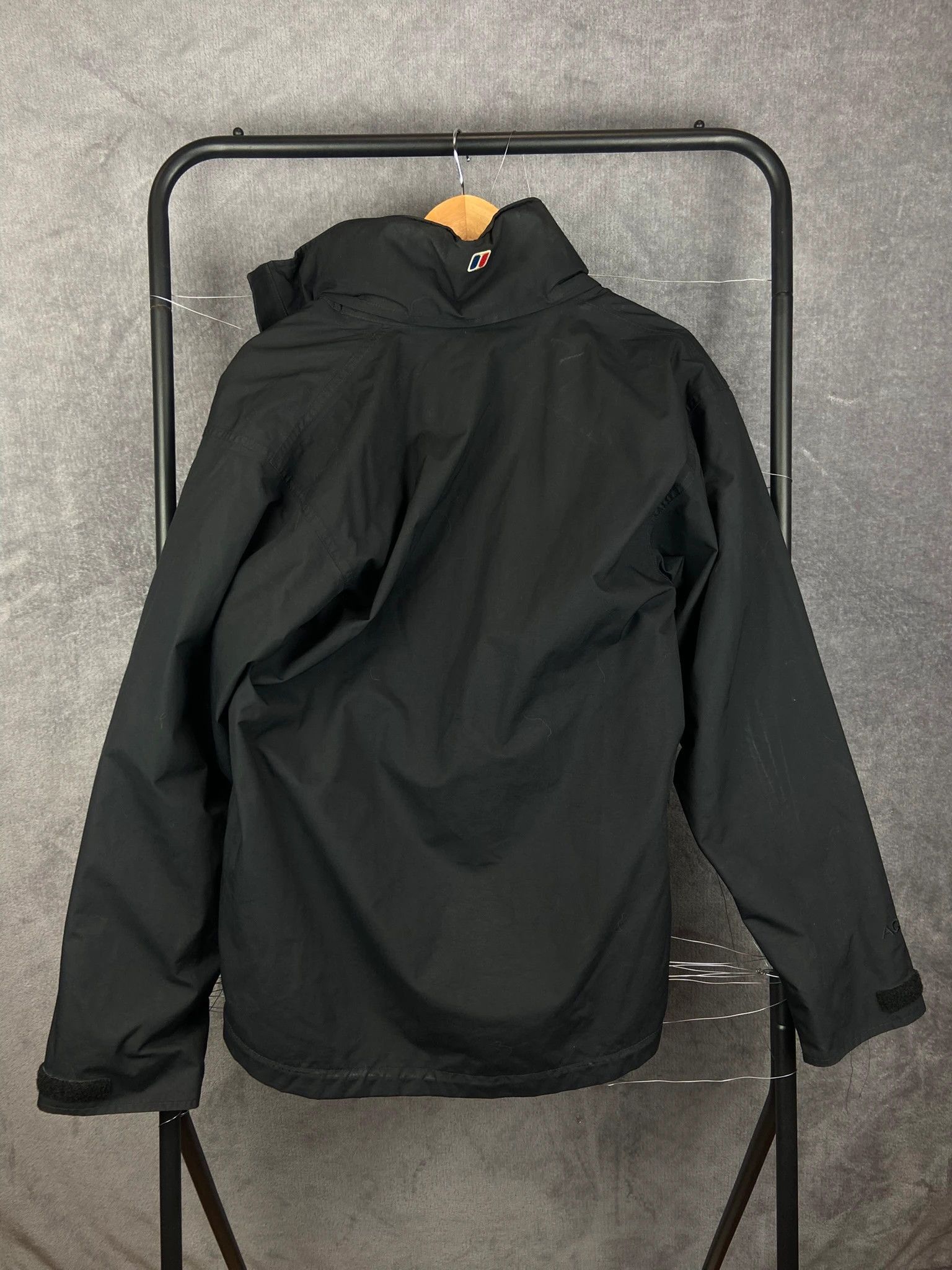 Berghaus Berghaus Black Lightweight Outdoor Windbreaker Jacket Size US S / EU 44-46 / 1 - 4 Thumbnail