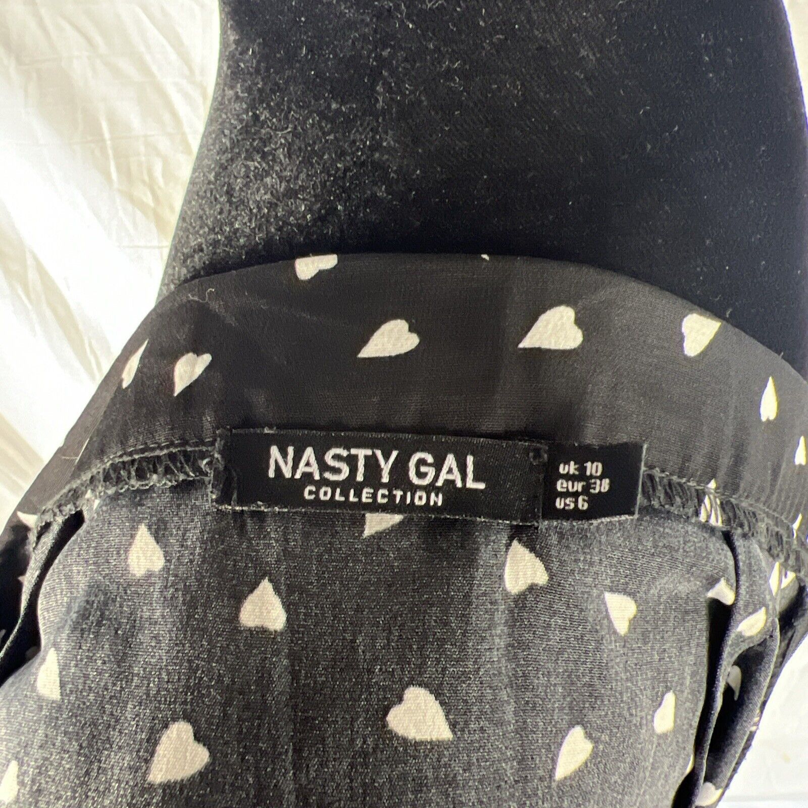 Nasty Gal Nasty Gal Black Asymmetrical Skirt Size 6 White Hearts Size 28" / US 6 / IT 42 - 7 Thumbnail