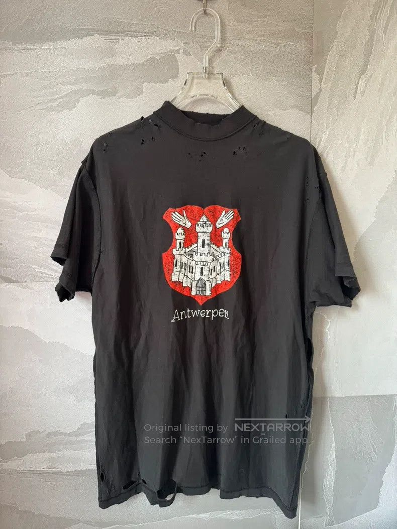 Balenciaga Balenciaga Antwerp Palace Logo Printed Aged Round-neck Sho Size US S / EU 44-46 / 1 - 1 Thumbnail
