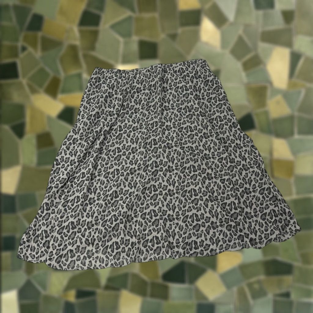 Isaac Mizrahi Isaac Mizrahi Live Skirt Womens XL Gray Black Leopard Print Chiffon Lined Size 40" / US 18 - 1 Thumbnail
