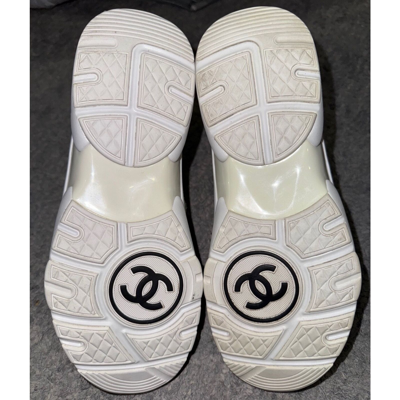 Chanel 18P CC Logo Lace Up Tie Flat Trainer High Top Sneaker 38 Size US 8 / IT 38 - 22 Thumbnail
