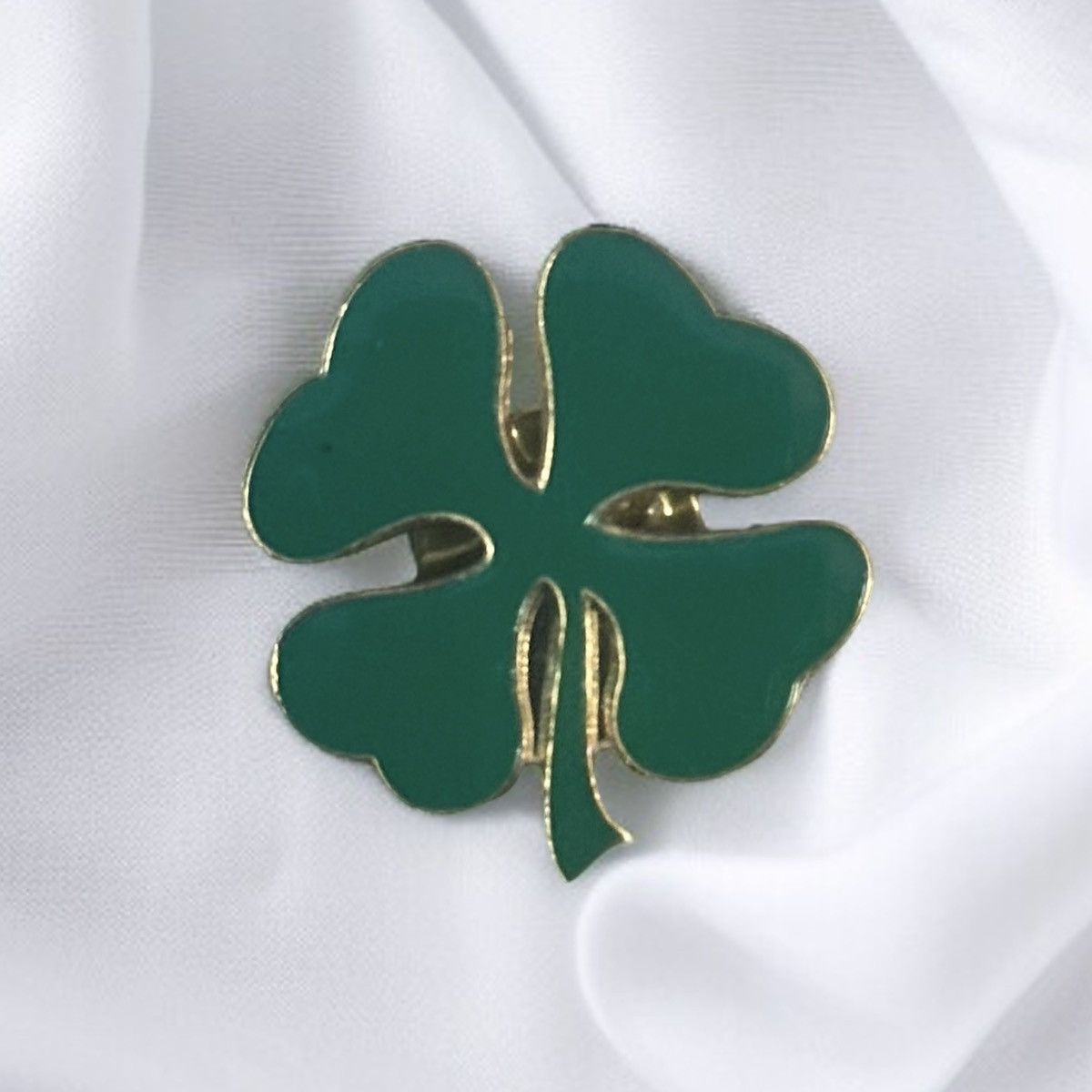 Vintage Vintage green enamel 4 leaf clover tac pin Size ONE SIZE - 1 Thumbnail