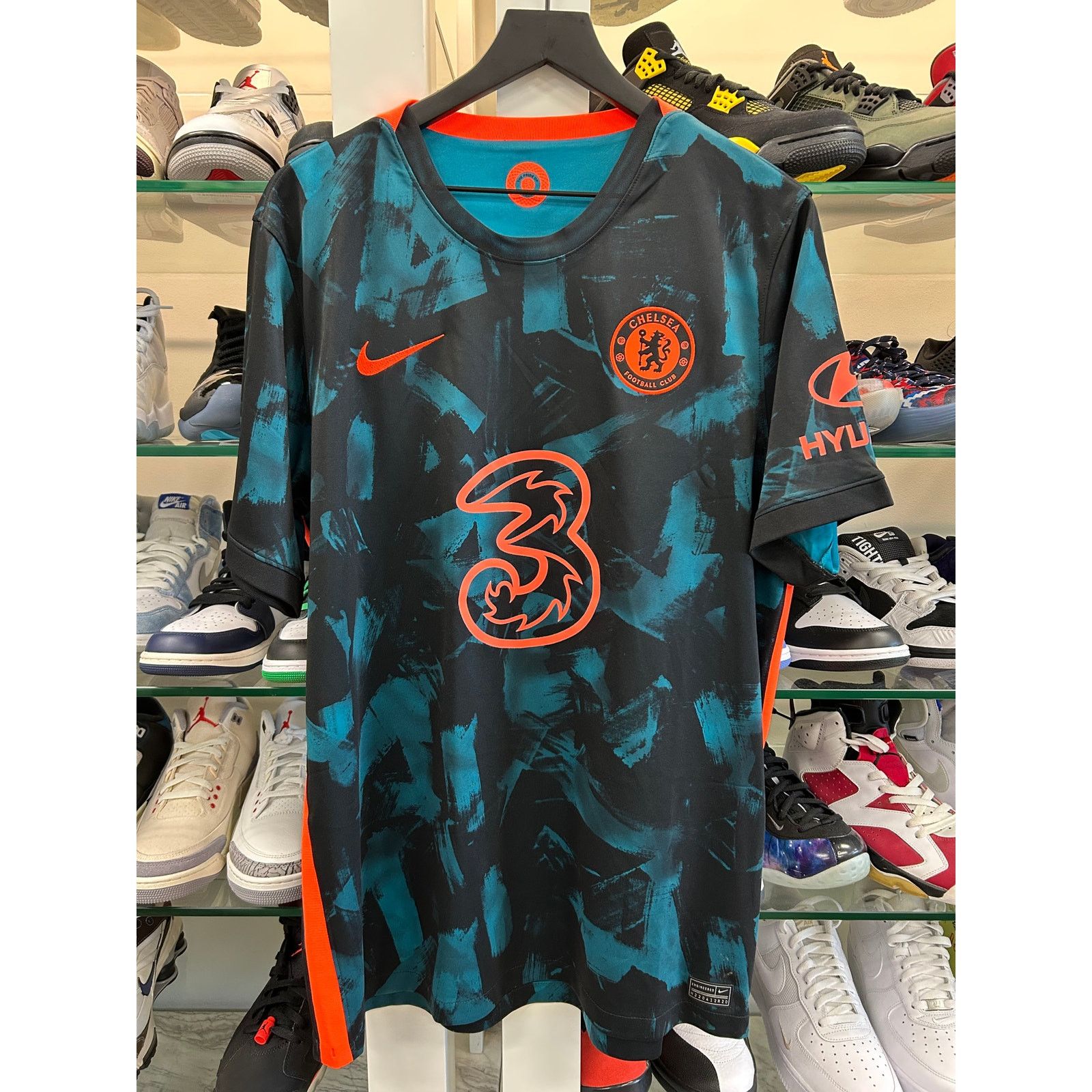 MLB Nike Chelsea F.C. 2021/22 Third Jersey XL B15 Size US XL / EU 56 / 4 - 1 Thumbnail