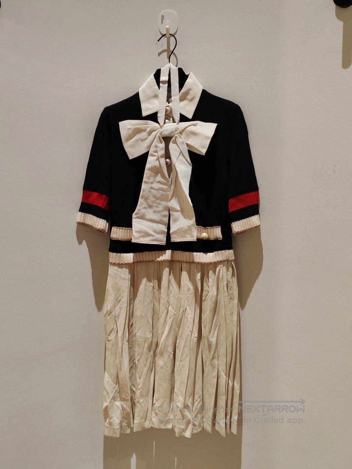 Gucci Gucci Pearl Button Dress Italy Made. Size M / US 6-8 / IT 42-44 - 1 Thumbnail