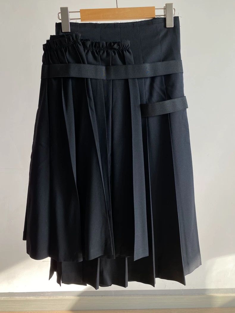 Comme des Garcons COMME des GARCONS Asymmetric Pleated Skirt Size US 26 / EU 42 - 1 Thumbnail