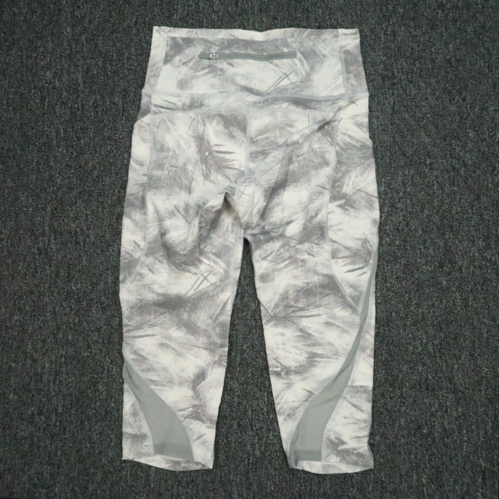 Lululemon VINTAGE Lululemon Leggings Womens 6 Pace Perfect Crop Breeze By White Light Cast 17" Size 28" / US 6 / IT 42 - 4 Thumbnail