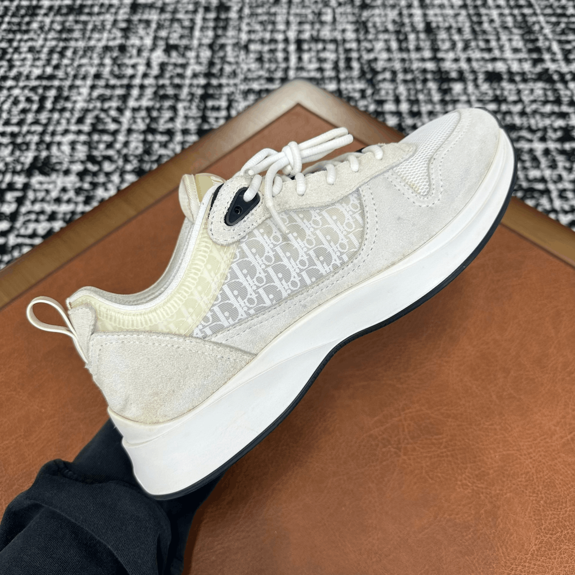 Dior Dior Casual White Lowtop Sneakers 7 Men Size US 7 / EU 40 - 1 Thumbnail