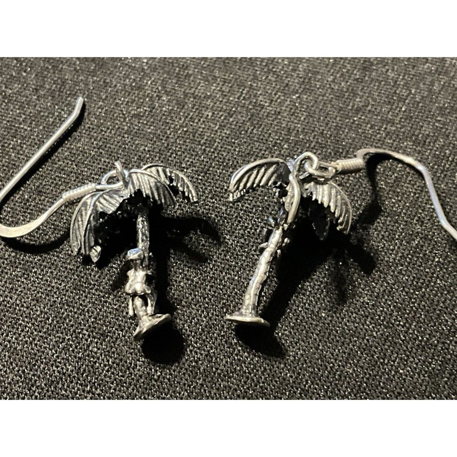 Other 925 Sterling Men Climbing Palm Trees Fish Hook Earrings Size ONE SIZE - 2 Thumbnail