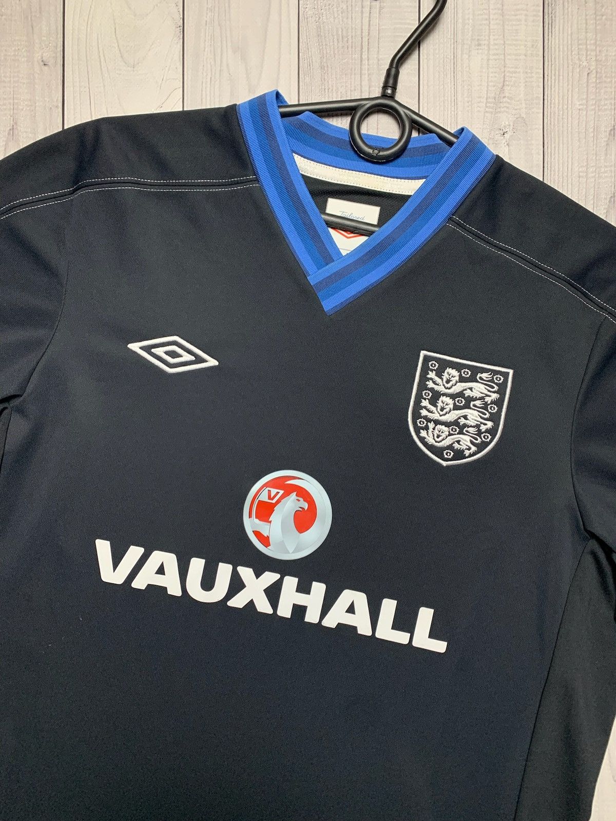 Umbro × Vintage Vintage Umbro England soccer jersey size L logo Size US L / EU 52-54 / 3 - 2 Thumbnail
