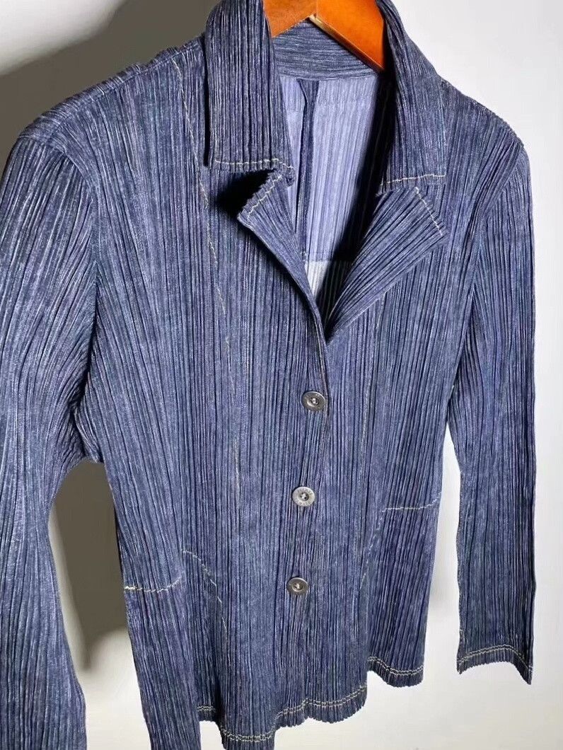 Pleats Please Issey Miyake Vintage Issey Miyake Pleats Please Denim Jacket Size XS / US 0-2 / IT 36-38 - 1 Thumbnail