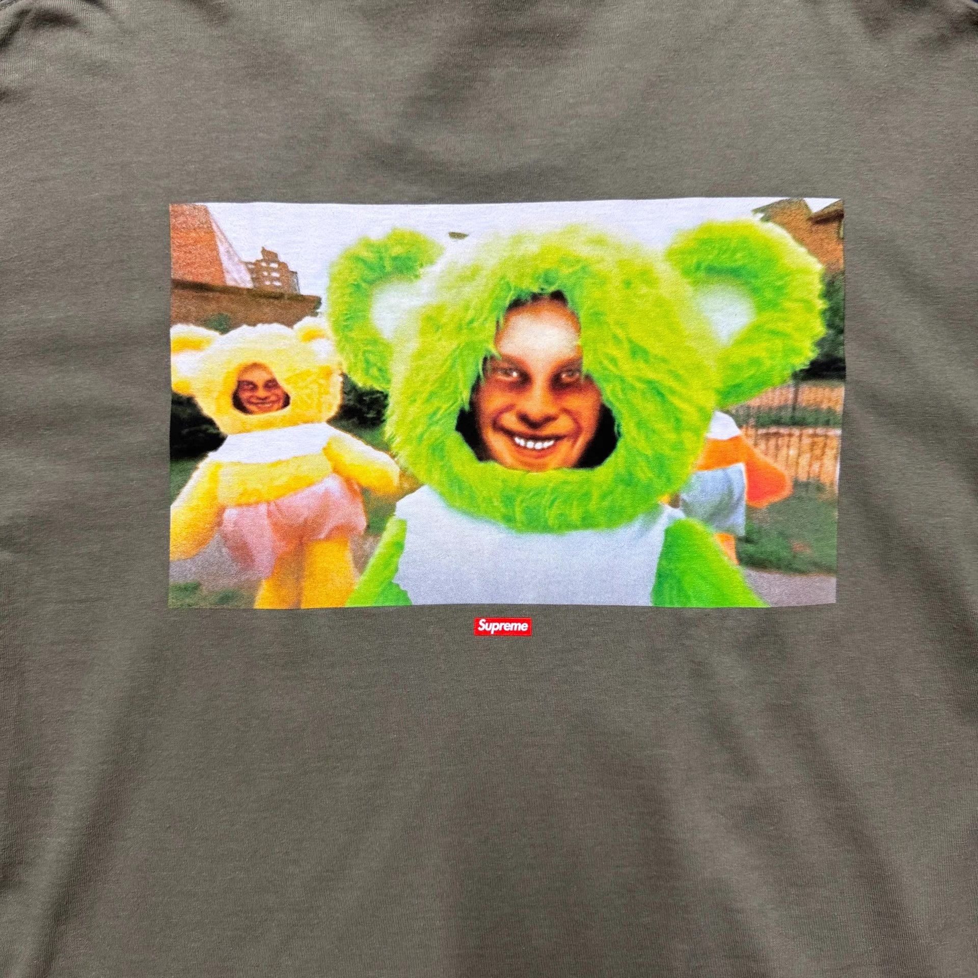 Supreme Supreme SS25 Artist Collaboration Green Long Sleeve Q10 Size US XL / EU 56 / 4 - 4 Thumbnail