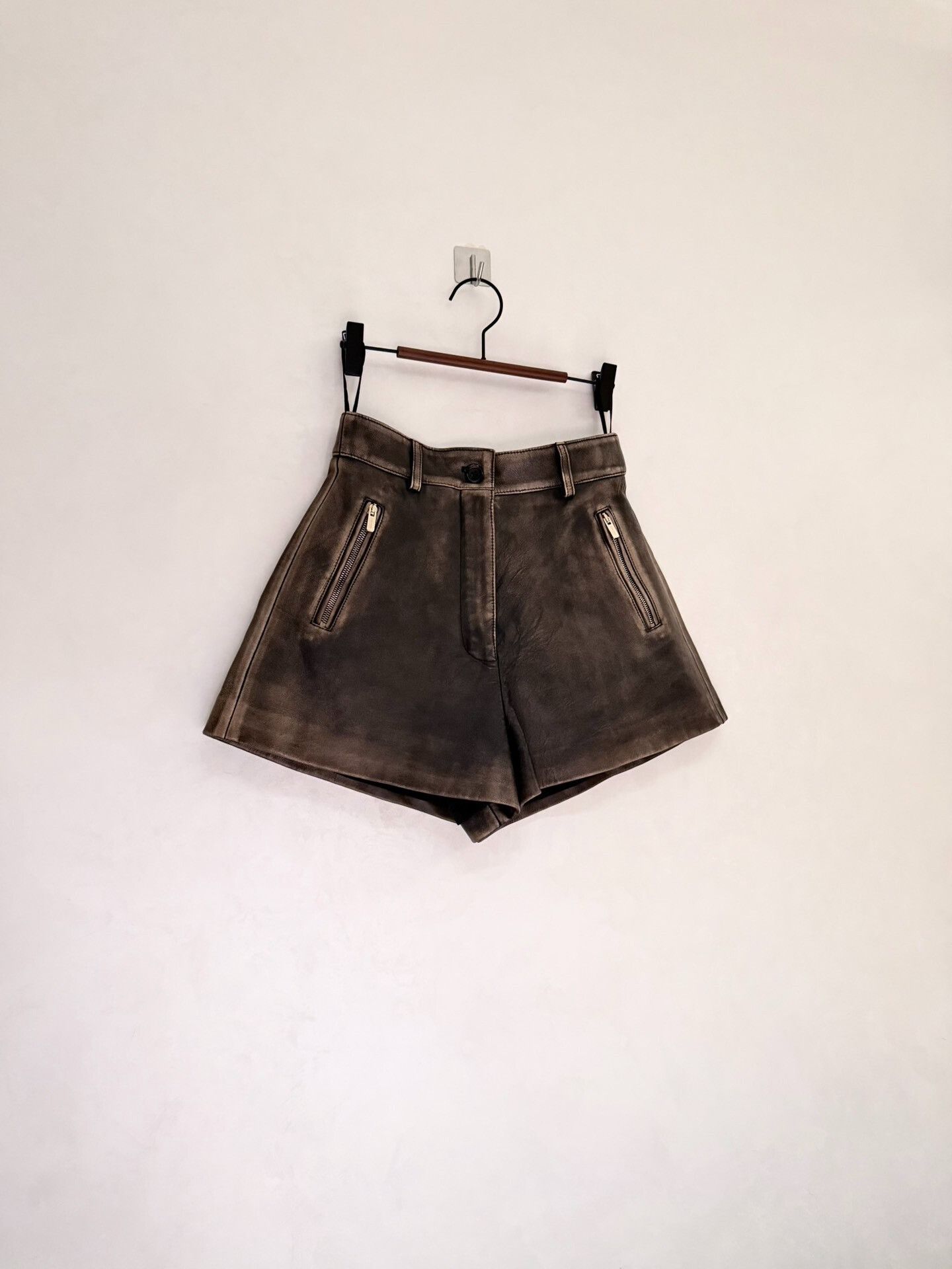 Miu Miu MiuMiu 24SS Brown Distressed Lambskin A-Line Shorts Size 36" / US 14 / IT 50 - 1 Thumbnail