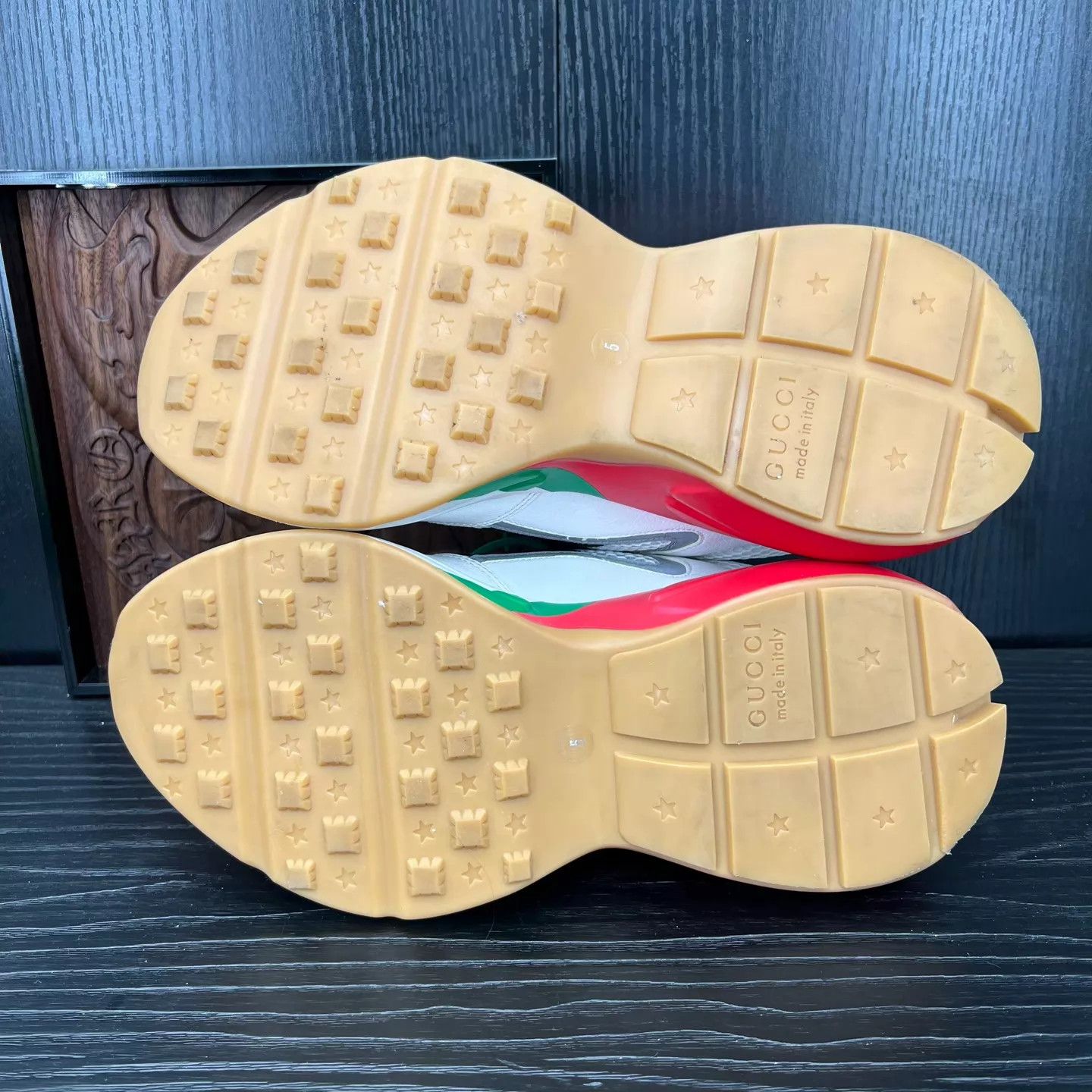 Gucci Gucci Rhyton White/Red/Green Sneakers UK5/39 Like New Size US 6 / EU 39 - 4 Thumbnail