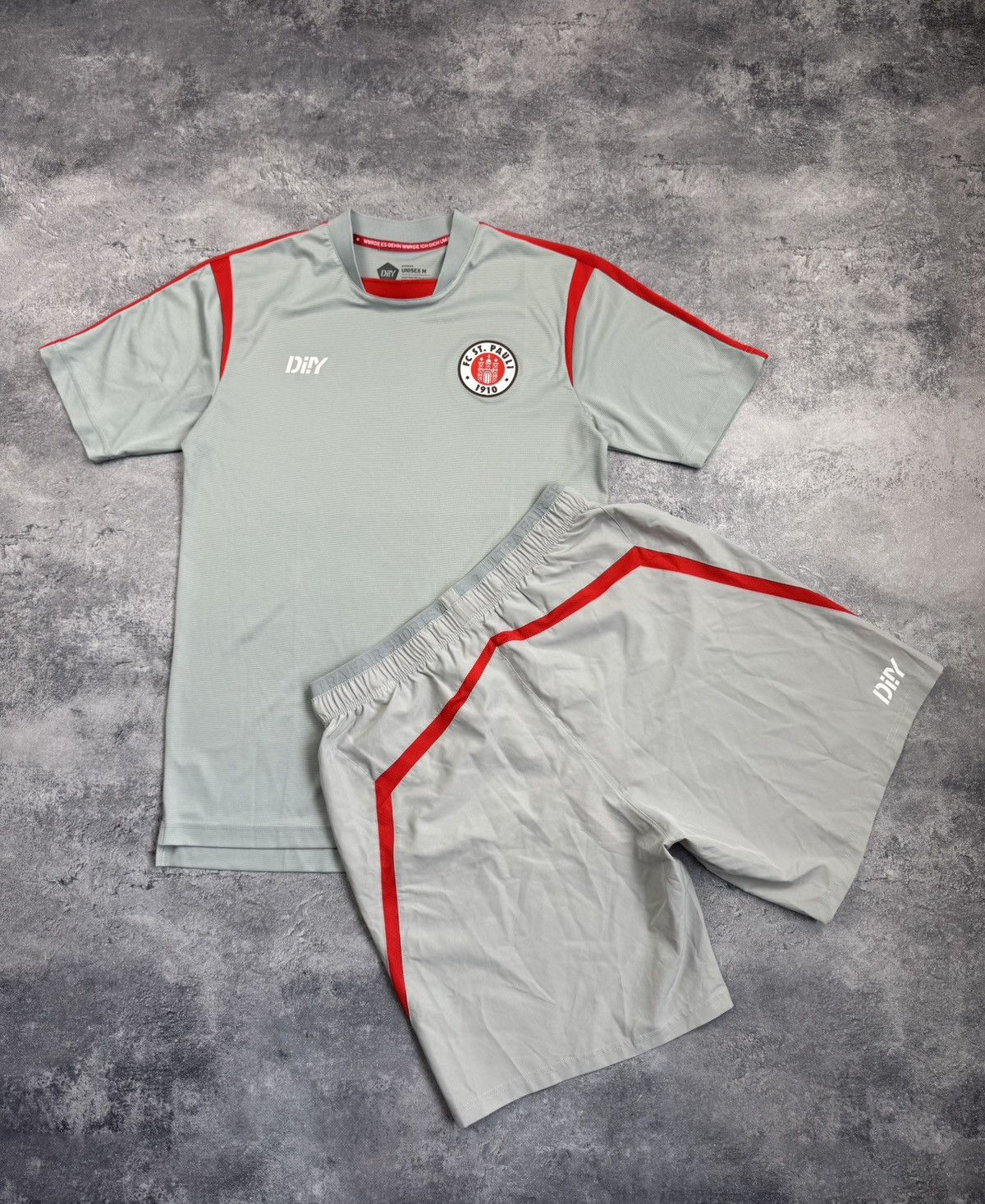 Sports Specialties St. Pauli Hamburg DIIY Training Set Jersey Shorts Size M Size US M / EU 48-50 / 2 - 9 Thumbnail