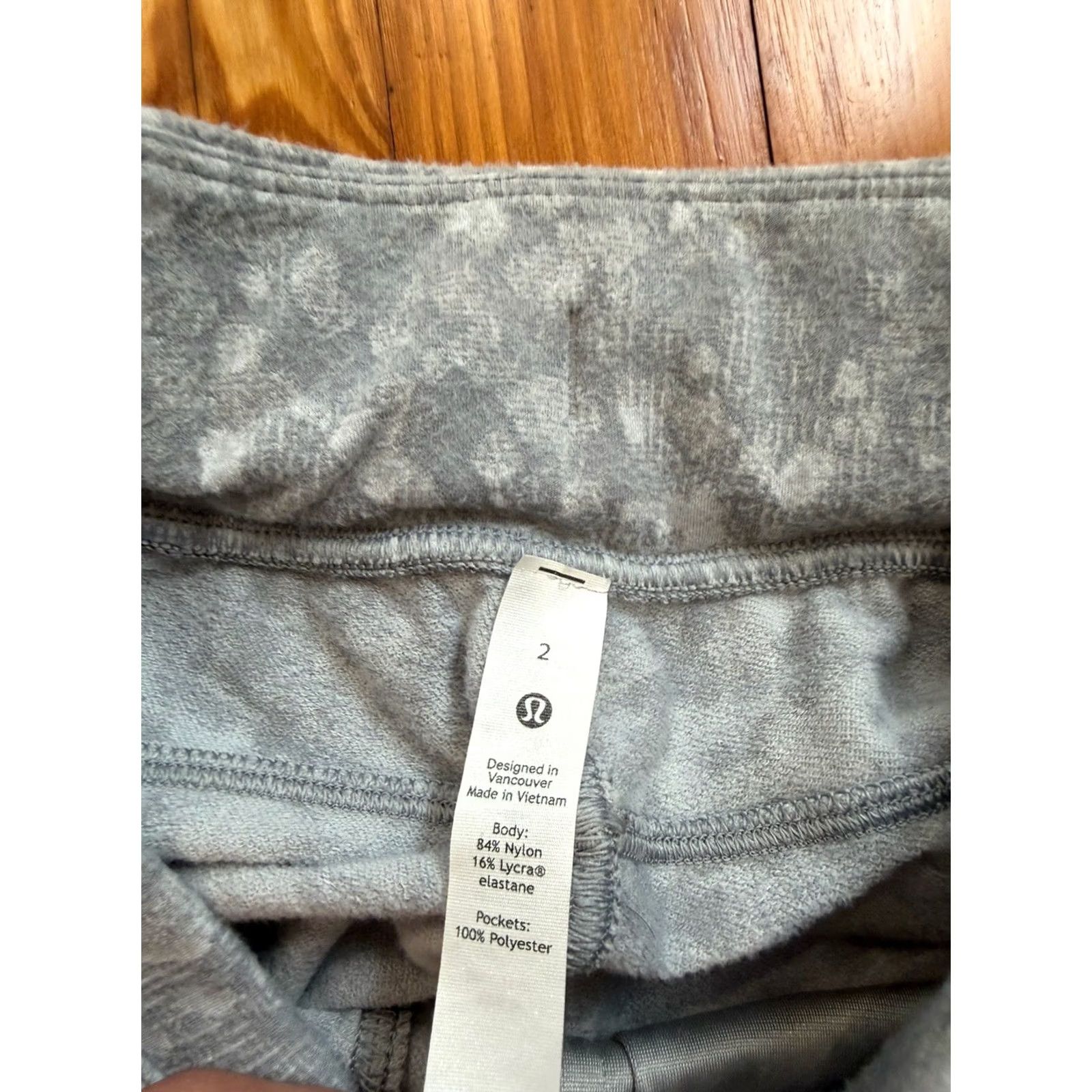 Lululemon Lululemon Ready to Rulu High-Rise Cropped Jogger Women’s 2 Starlight Camo Pants Multicolor Jogger Womens Inseam 24 in Activewear casual Size 26" / US 2 / IT 38 - 3 Thumbnail